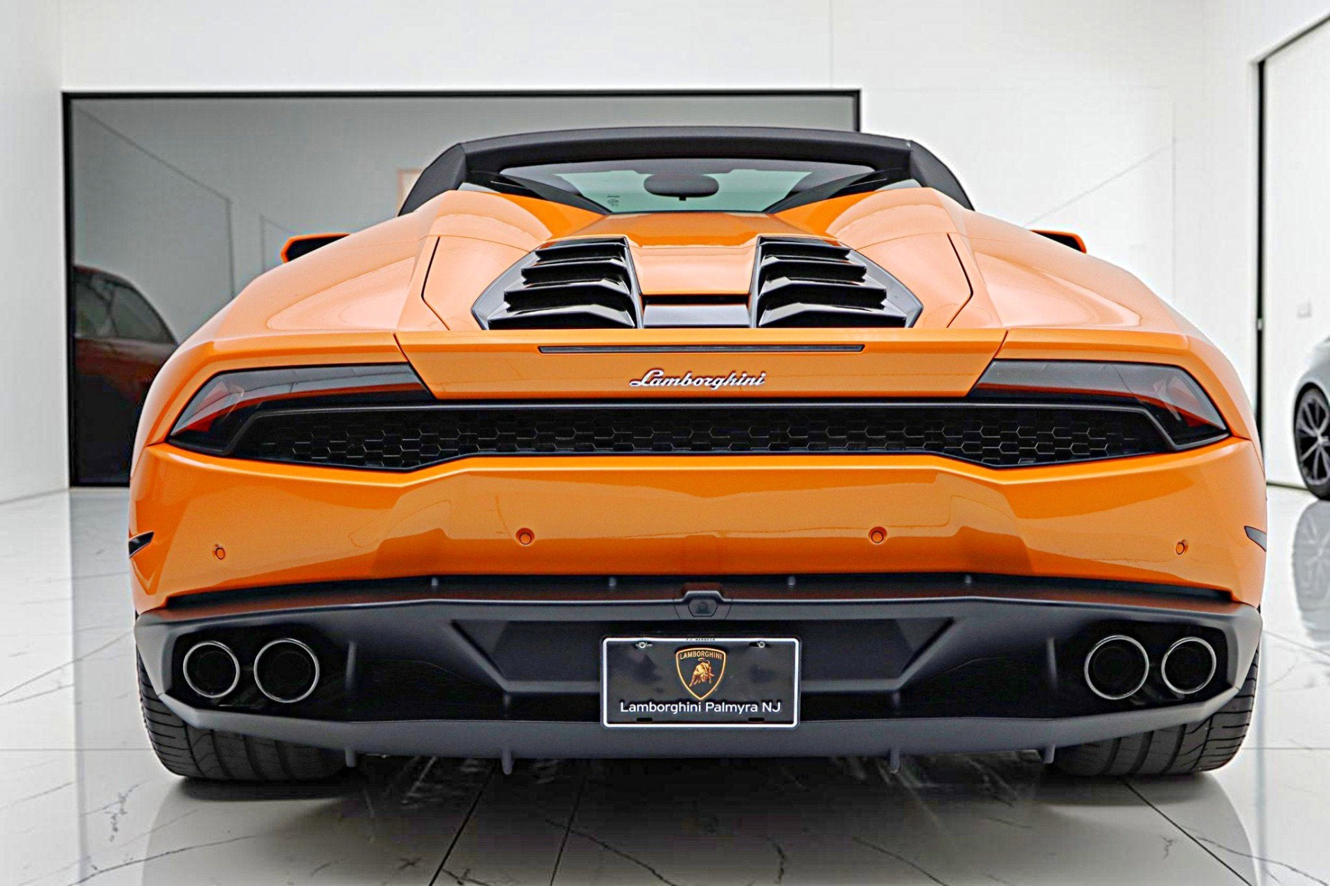 2017 Lamborghini Huracan Spyder/SELEZIONE PRE-OWNED CERTIFIED