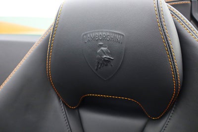 2017 Lamborghini Huracan Spyder/SELEZIONE PRE-OWNED CERTIFIED