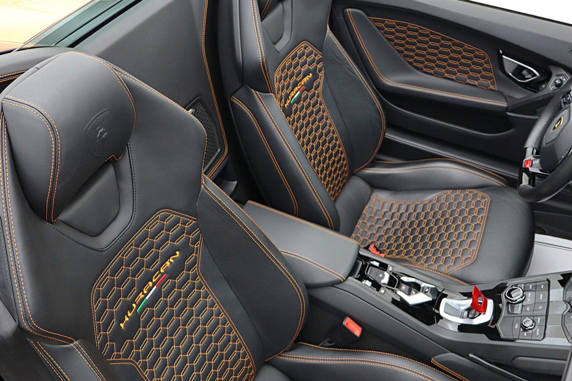 2017 Lamborghini Huracan Spyder/SELEZIONE PRE-OWNED CERTIFIED