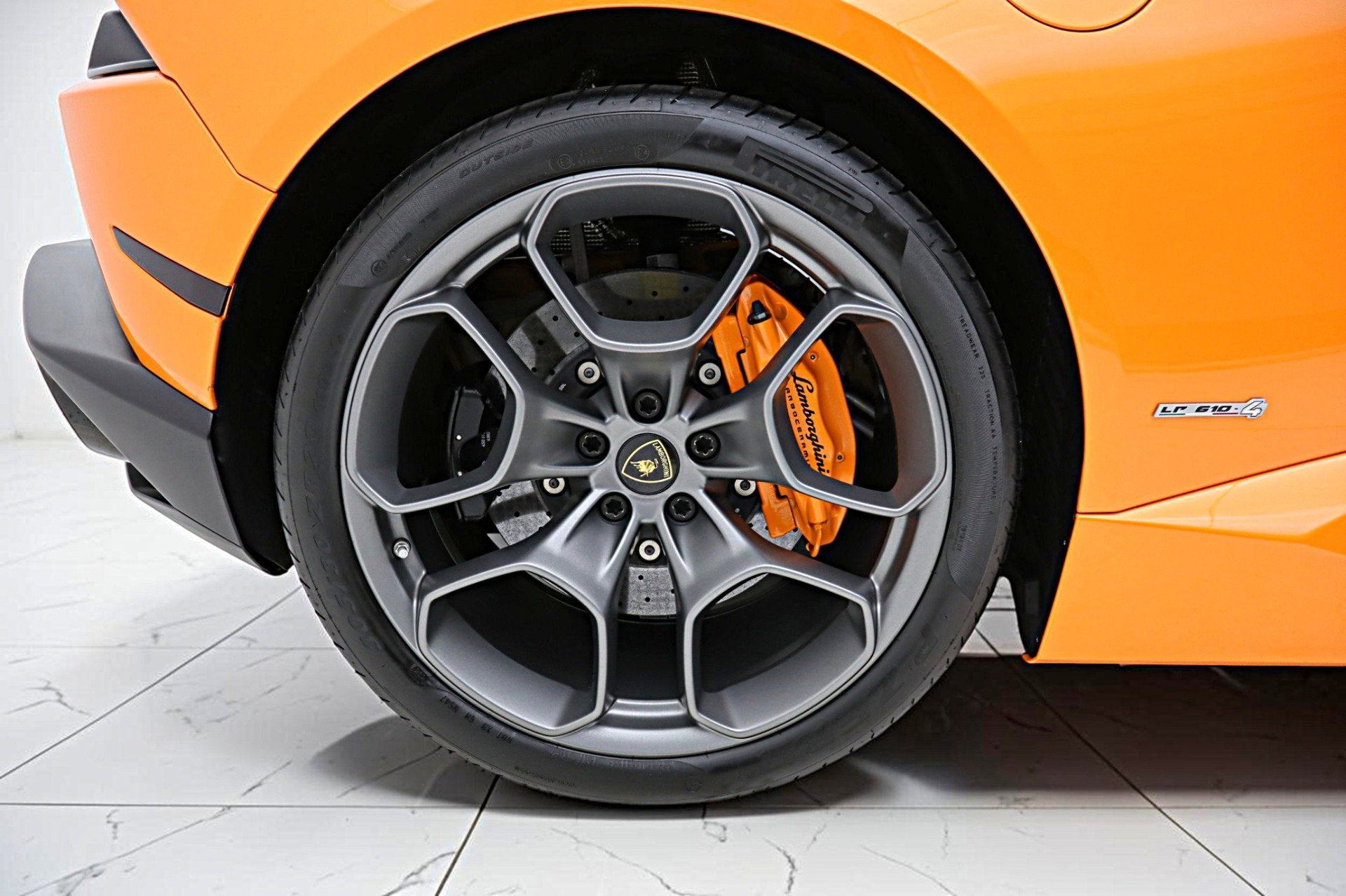2017 Lamborghini Huracan Spyder/SELEZIONE PRE-OWNED CERTIFIED