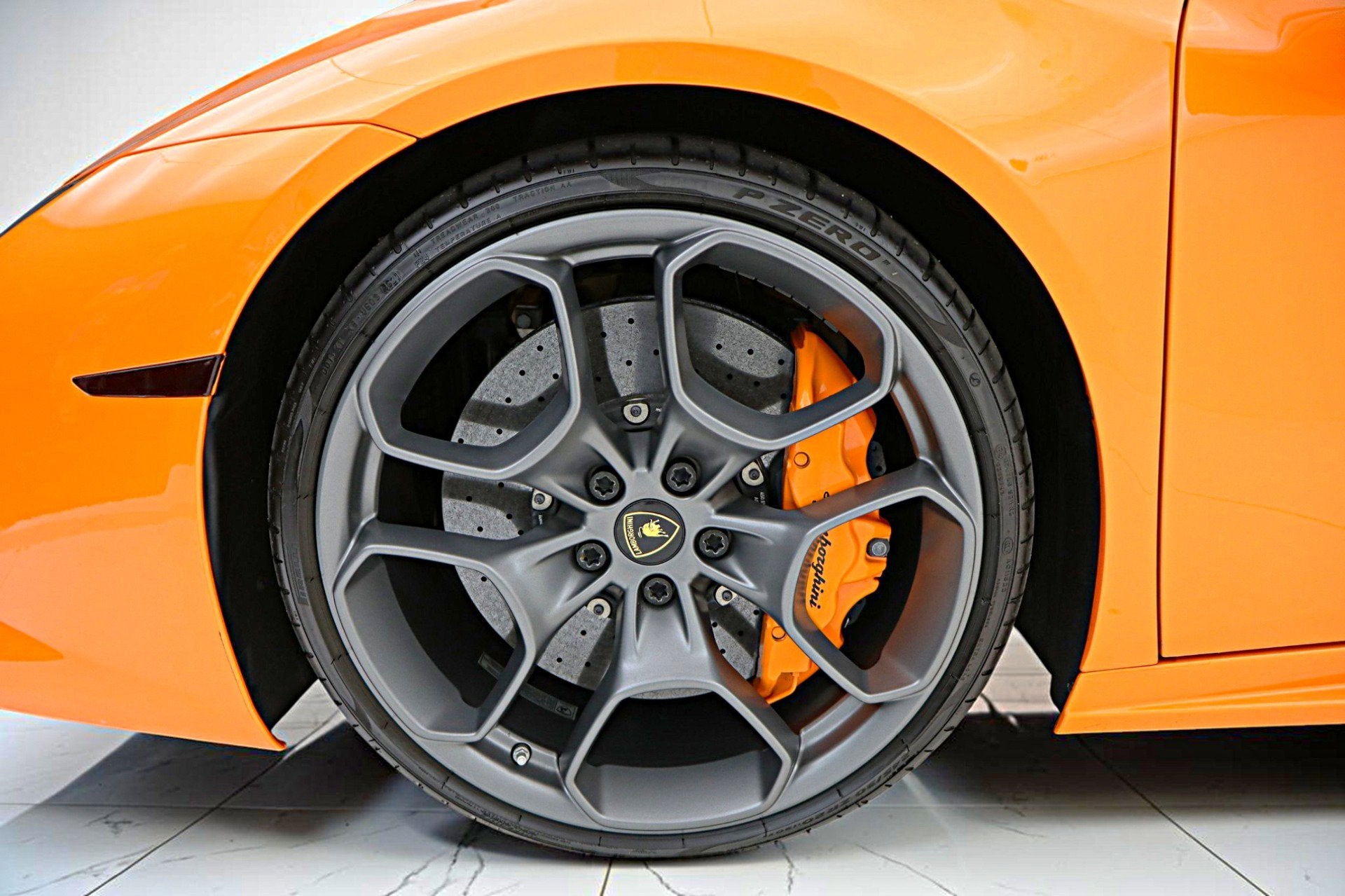 2017 Lamborghini Huracan Spyder/SELEZIONE PRE-OWNED CERTIFIED