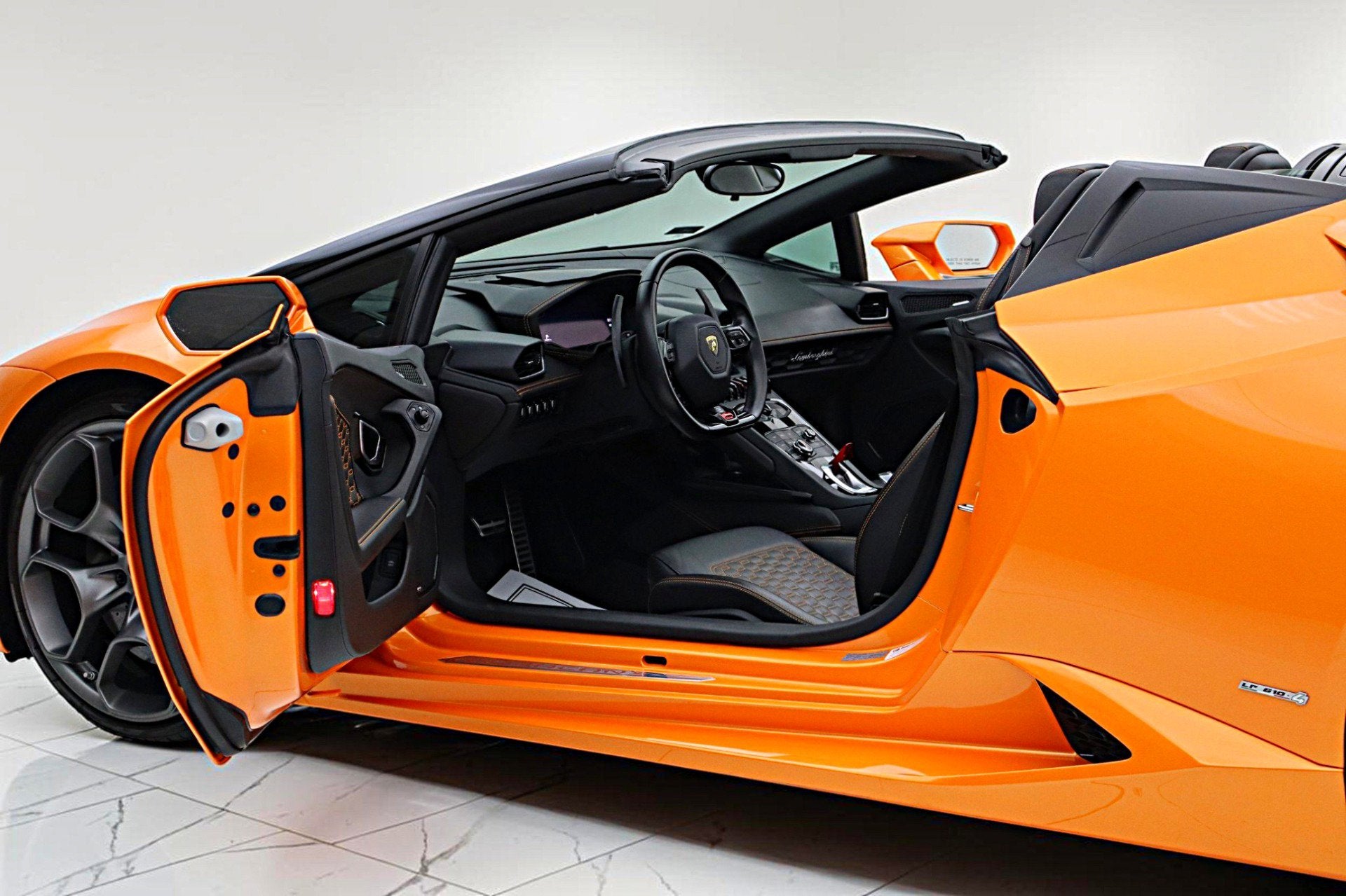 2017 Lamborghini Huracan Spyder/SELEZIONE PRE-OWNED CERTIFIED