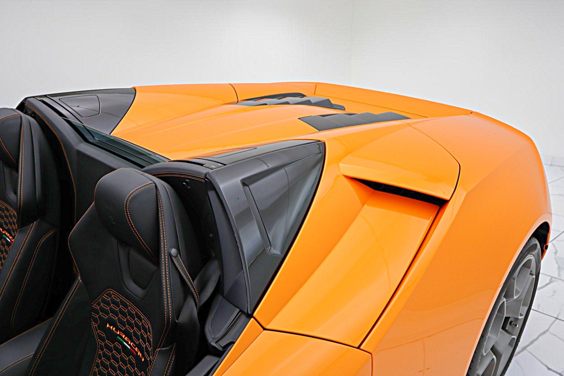 2017 Lamborghini Huracan Spyder/SELEZIONE PRE-OWNED CERTIFIED