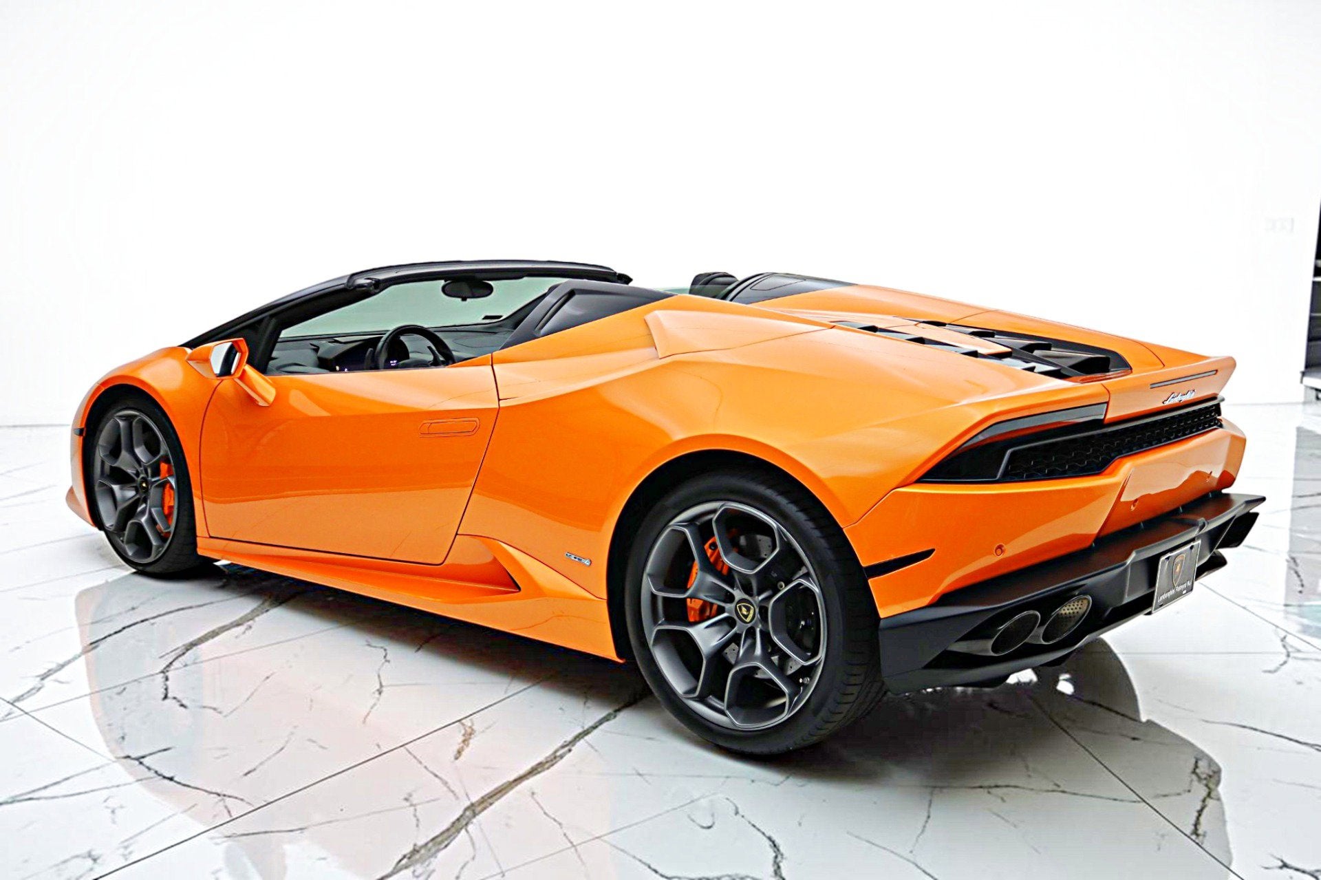 2017 Lamborghini Huracan Spyder/SELEZIONE PRE-OWNED CERTIFIED