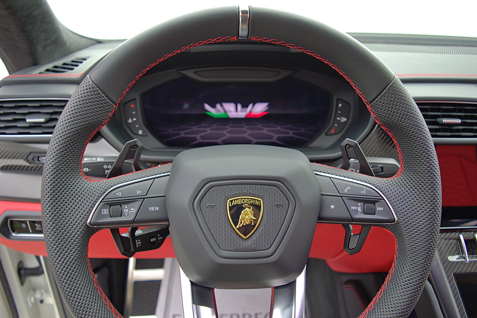 2022 Lamborghini Urus SELEZIONE PRE-OWNED CERTIFIED
