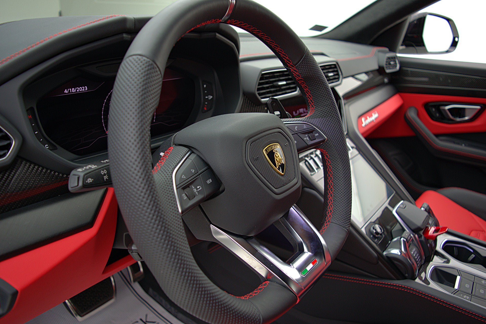 2022 Lamborghini Urus SELEZIONE PRE-OWNED CERTIFIED