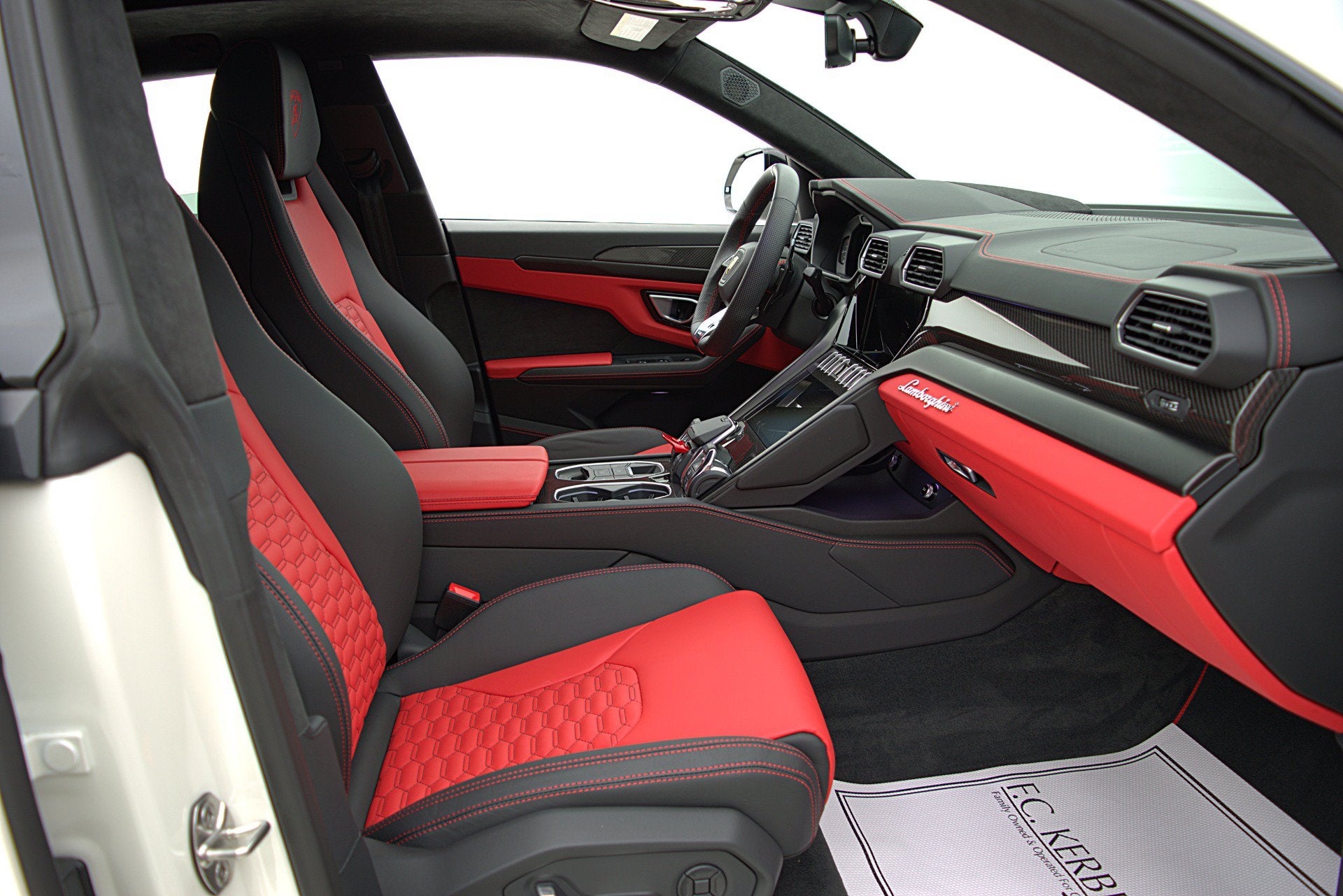 2022 Lamborghini Urus SELEZIONE PRE-OWNED CERTIFIED