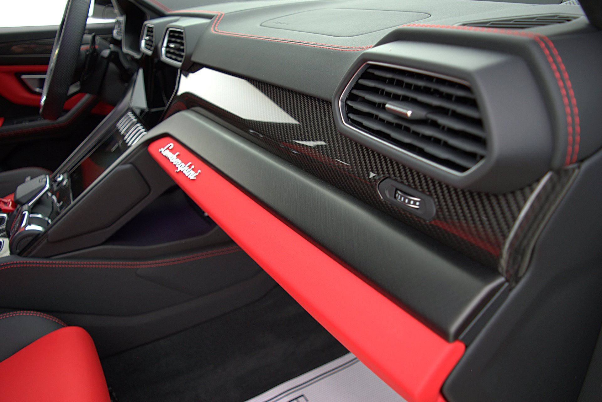 2022 Lamborghini Urus SELEZIONE PRE-OWNED CERTIFIED
