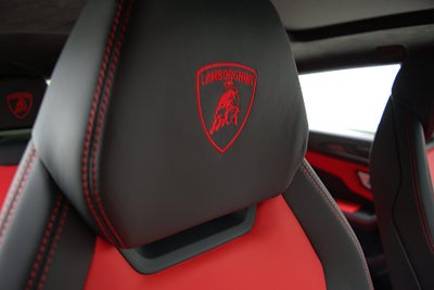 2022 Lamborghini Urus SELEZIONE PRE-OWNED CERTIFIED