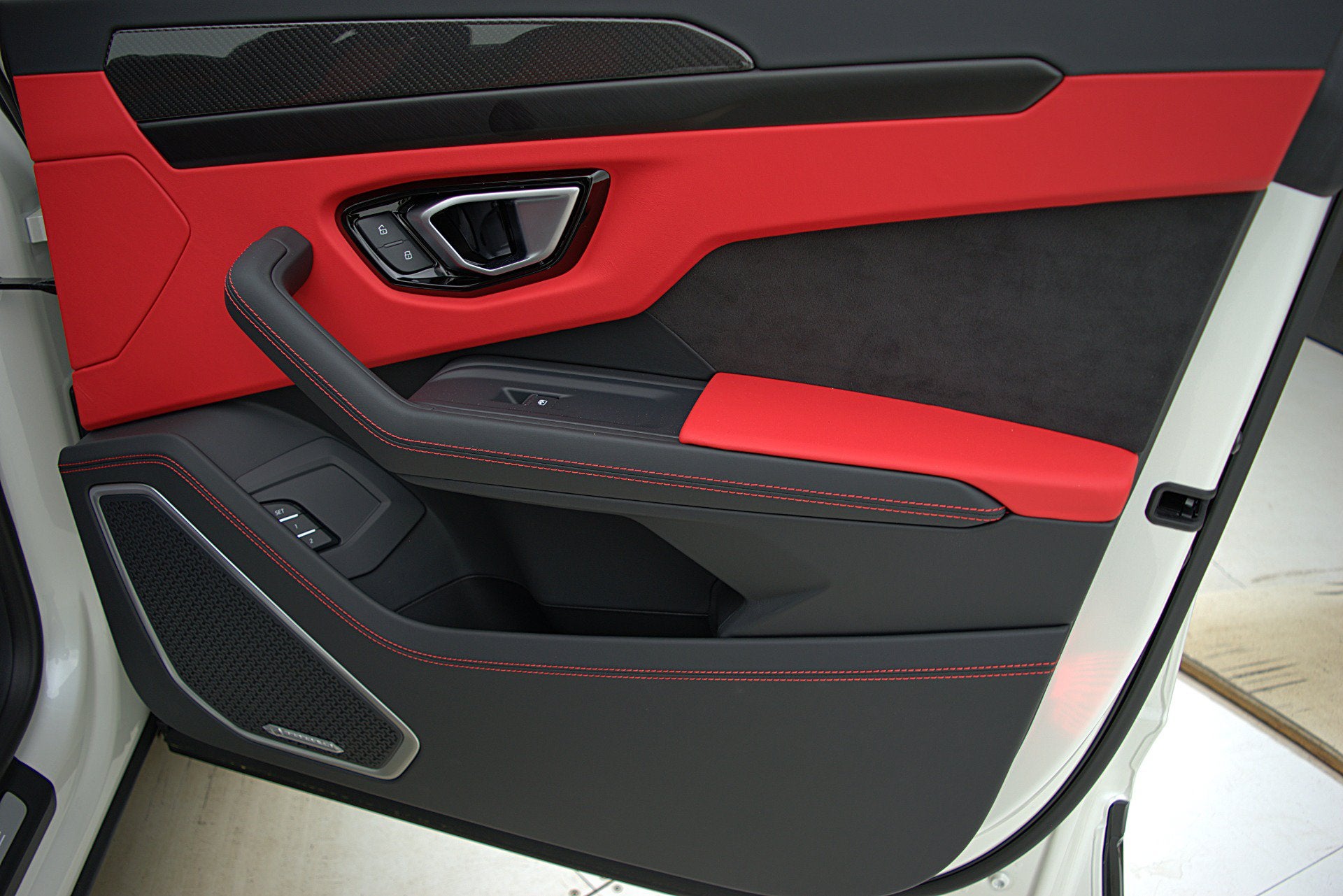 2022 Lamborghini Urus SELEZIONE PRE-OWNED CERTIFIED