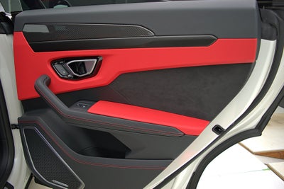 2022 Lamborghini Urus SELEZIONE PRE-OWNED CERTIFIED