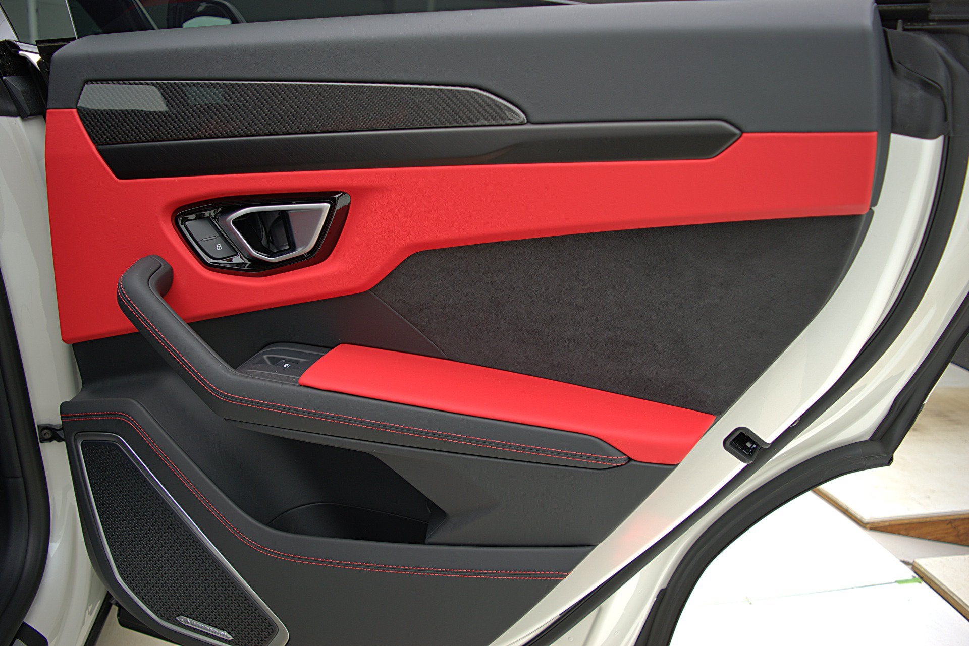 2022 Lamborghini Urus SELEZIONE PRE-OWNED CERTIFIED
