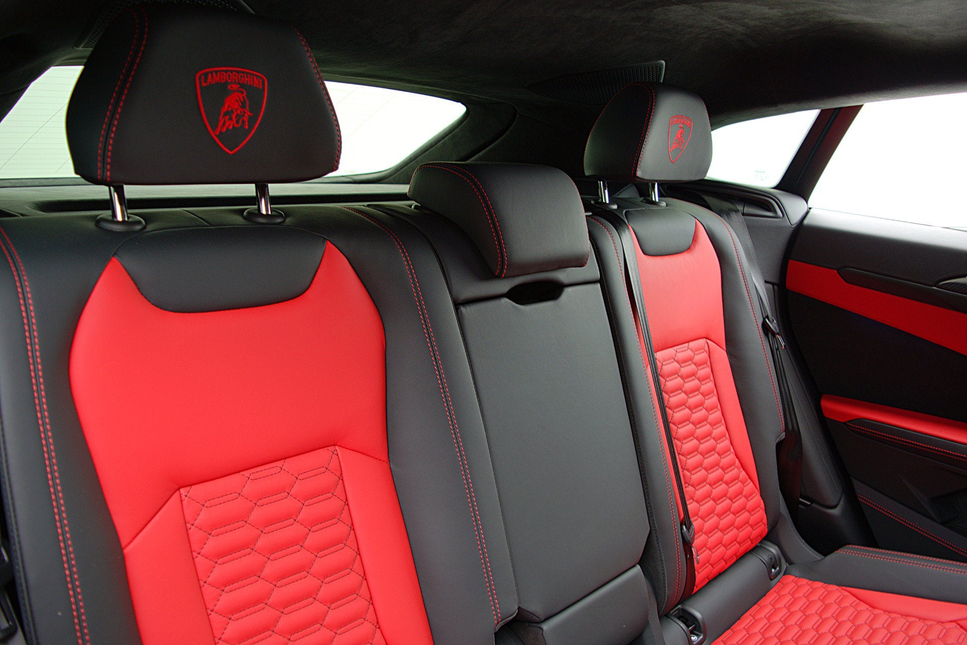 2022 Lamborghini Urus SELEZIONE PRE-OWNED CERTIFIED