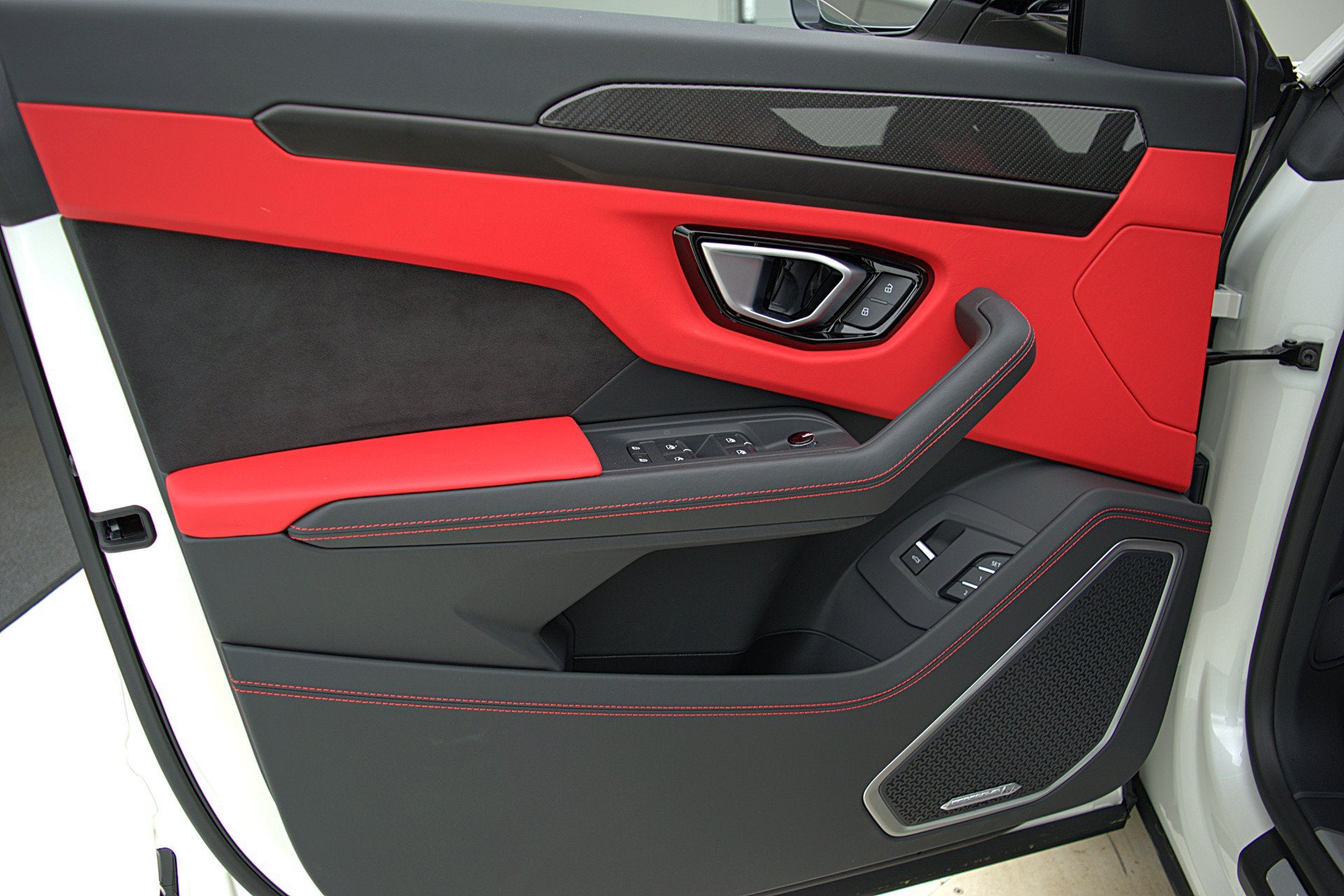 2022 Lamborghini Urus SELEZIONE PRE-OWNED CERTIFIED
