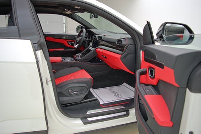 2022 Lamborghini Urus SELEZIONE PRE-OWNED CERTIFIED