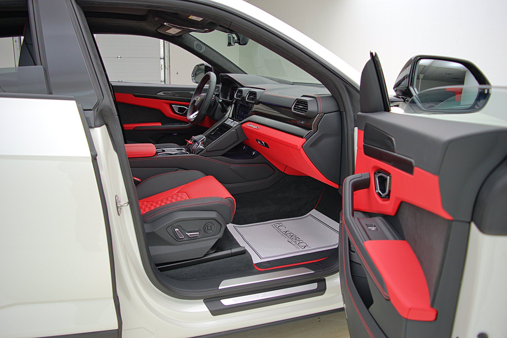 2022 Lamborghini Urus SELEZIONE PRE-OWNED CERTIFIED