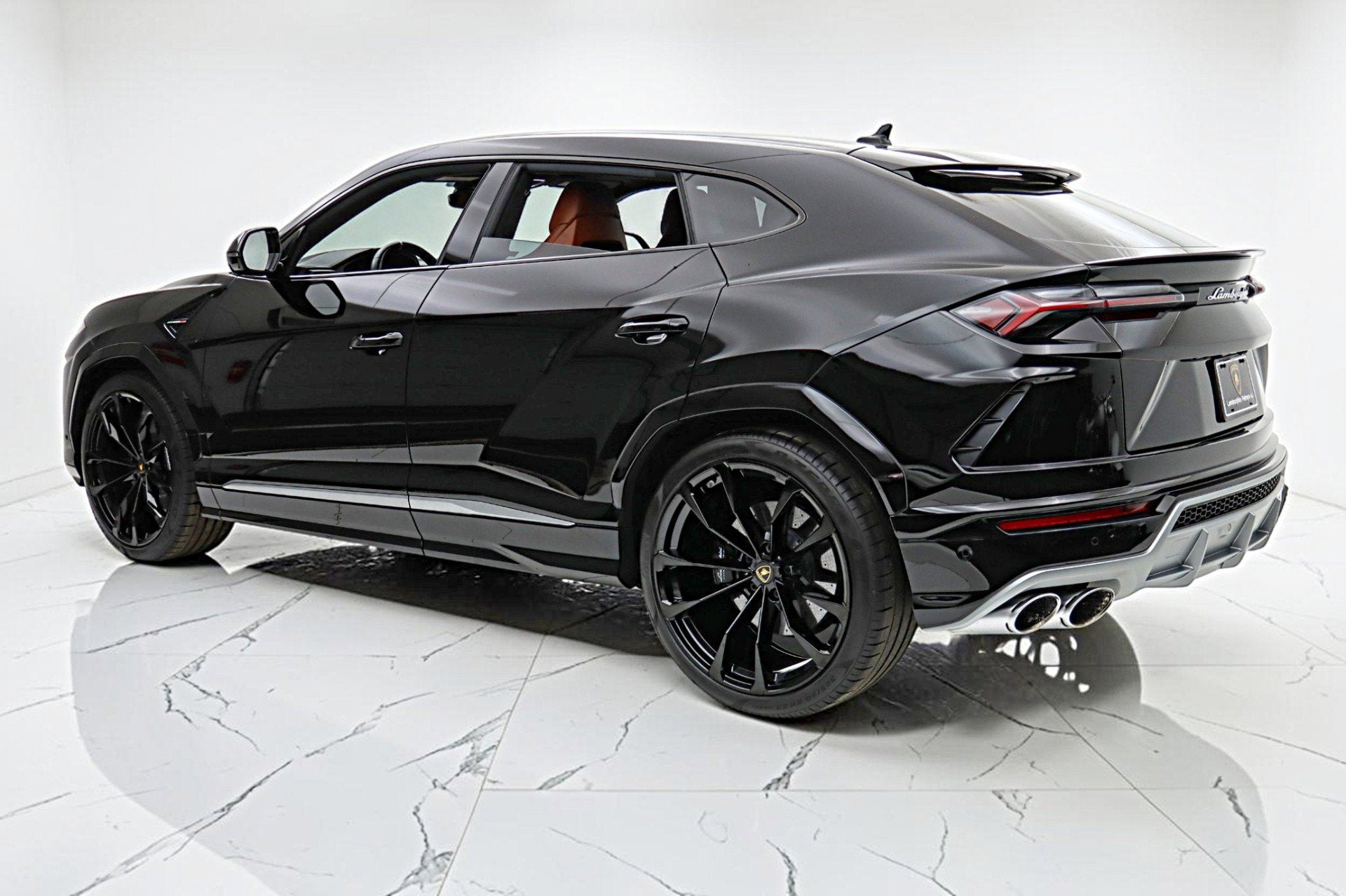 2019 Lamborghini Urus /SELEZIONE PRE-OWNED CERTIFIED