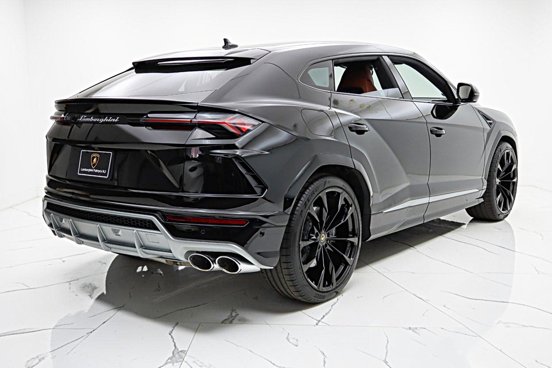 2019 Lamborghini Urus /SELEZIONE PRE-OWNED CERTIFIED