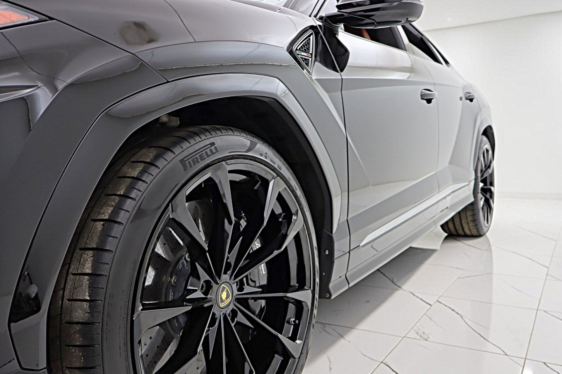 2019 Lamborghini Urus /SELEZIONE PRE-OWNED CERTIFIED