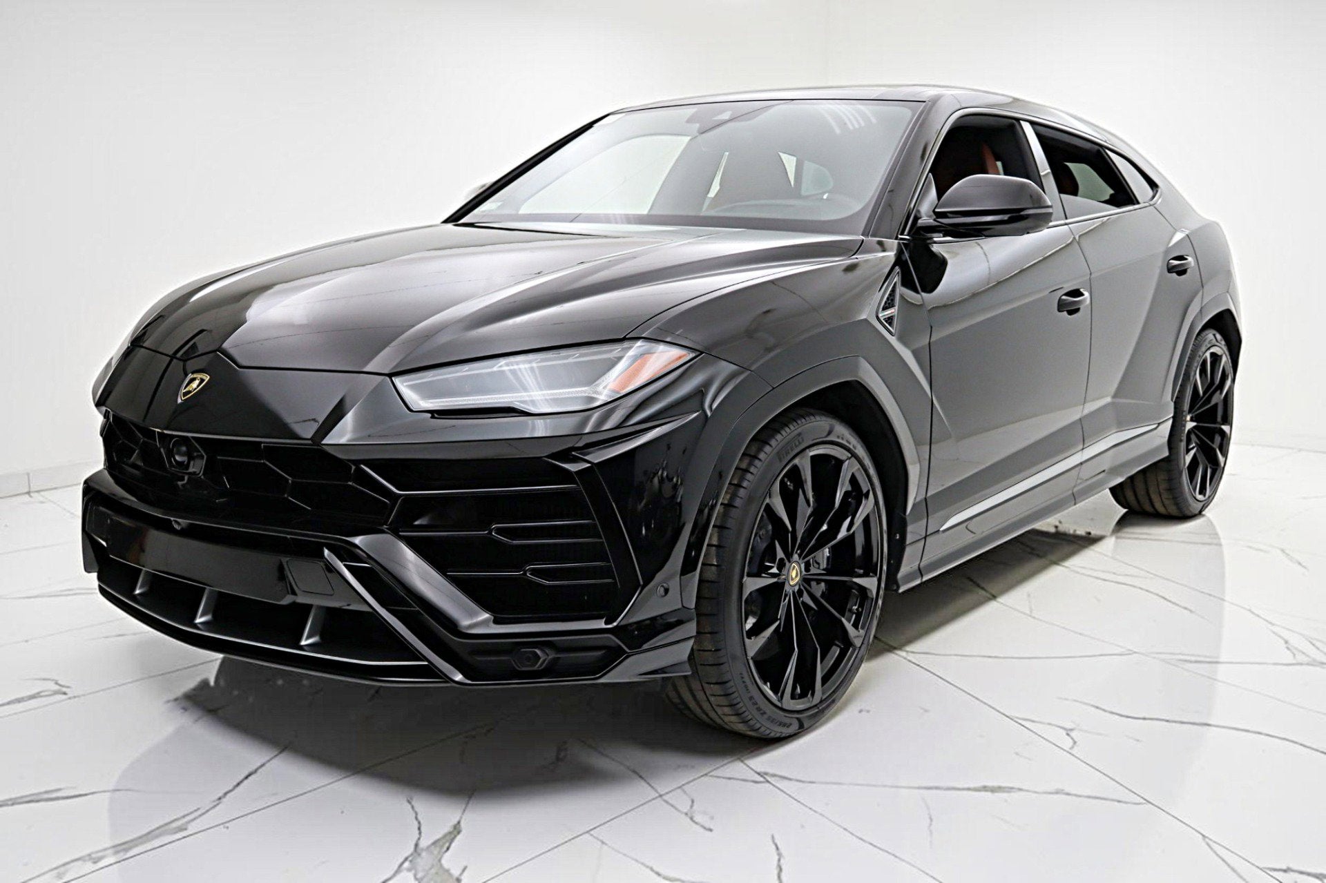 2019 Lamborghini Urus /SELEZIONE PRE-OWNED CERTIFIED