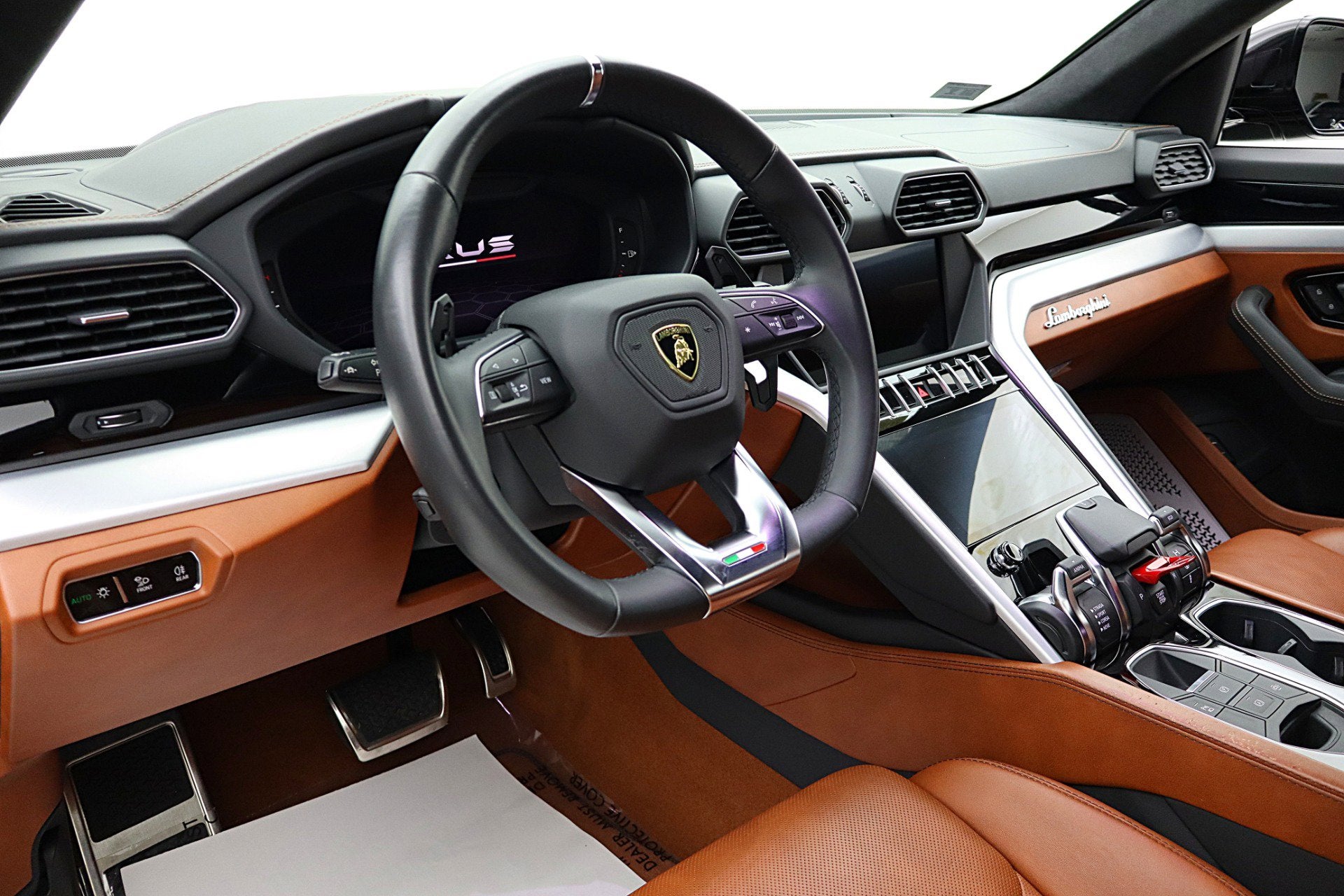 2019 Lamborghini Urus /SELEZIONE PRE-OWNED CERTIFIED