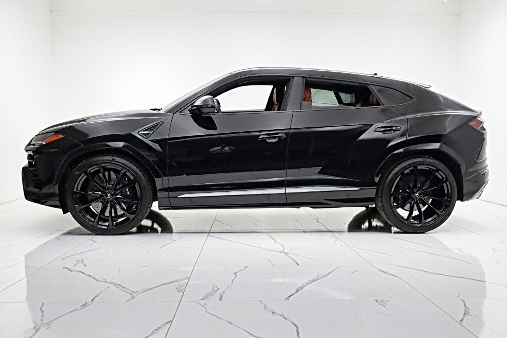 2019 Lamborghini Urus /SELEZIONE PRE-OWNED CERTIFIED