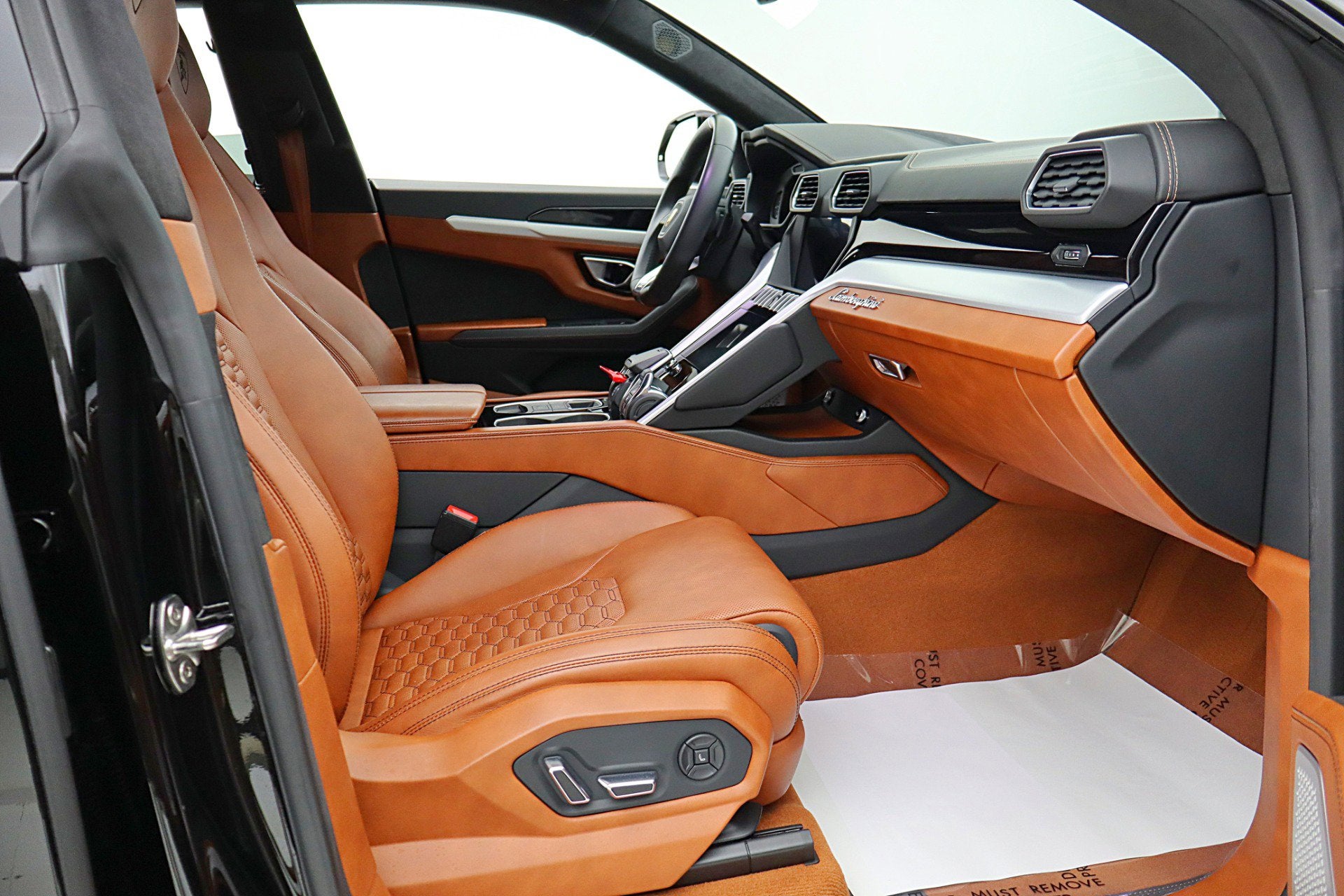 2019 Lamborghini Urus /SELEZIONE PRE-OWNED CERTIFIED