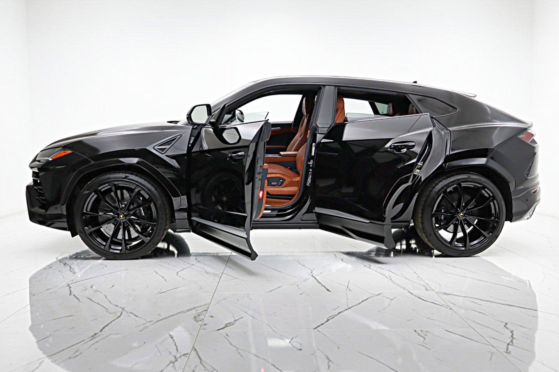 2019 Lamborghini Urus /SELEZIONE PRE-OWNED CERTIFIED