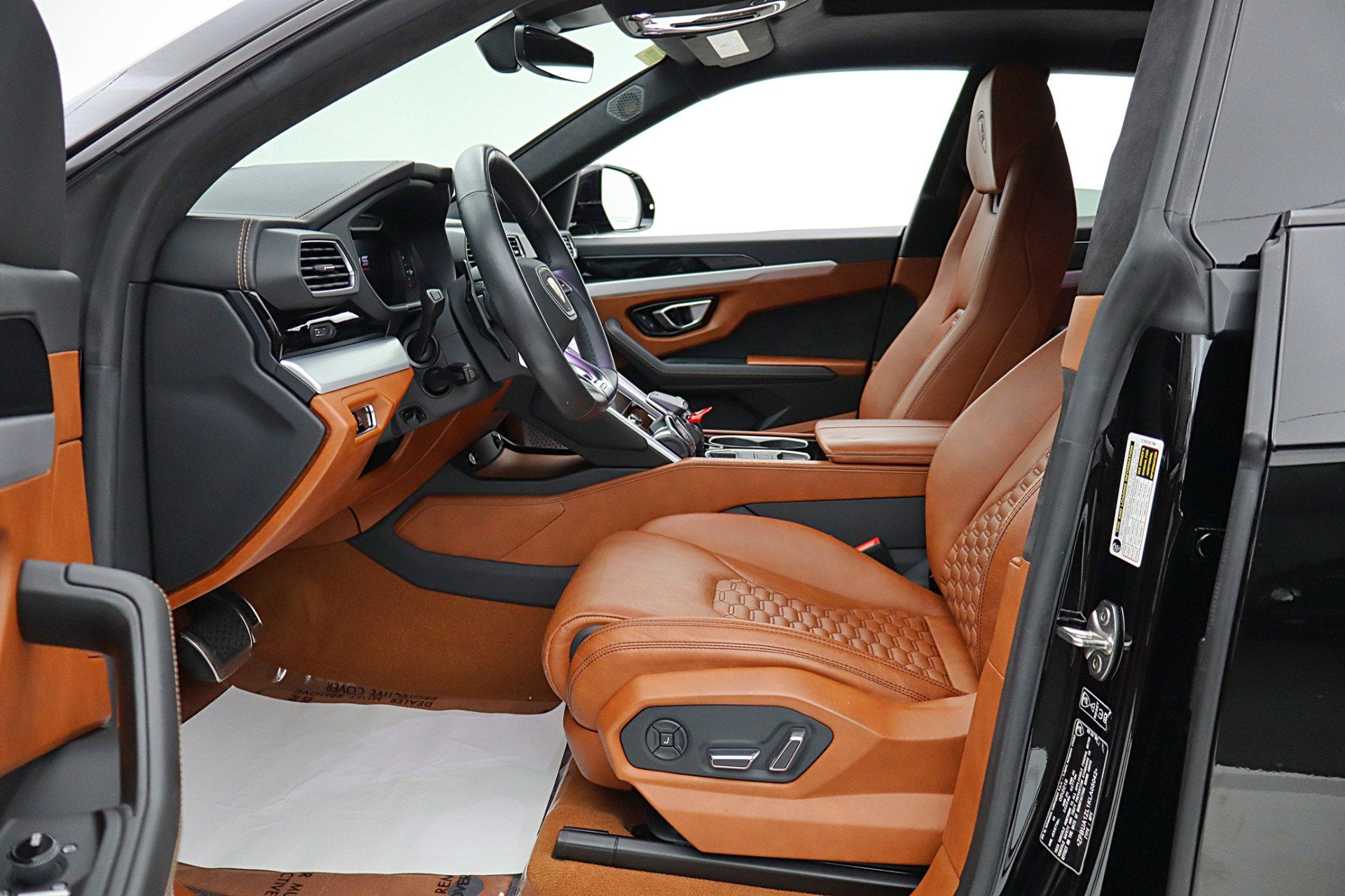 2019 Lamborghini Urus /SELEZIONE PRE-OWNED CERTIFIED