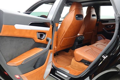 2019 Lamborghini Urus /SELEZIONE PRE-OWNED CERTIFIED