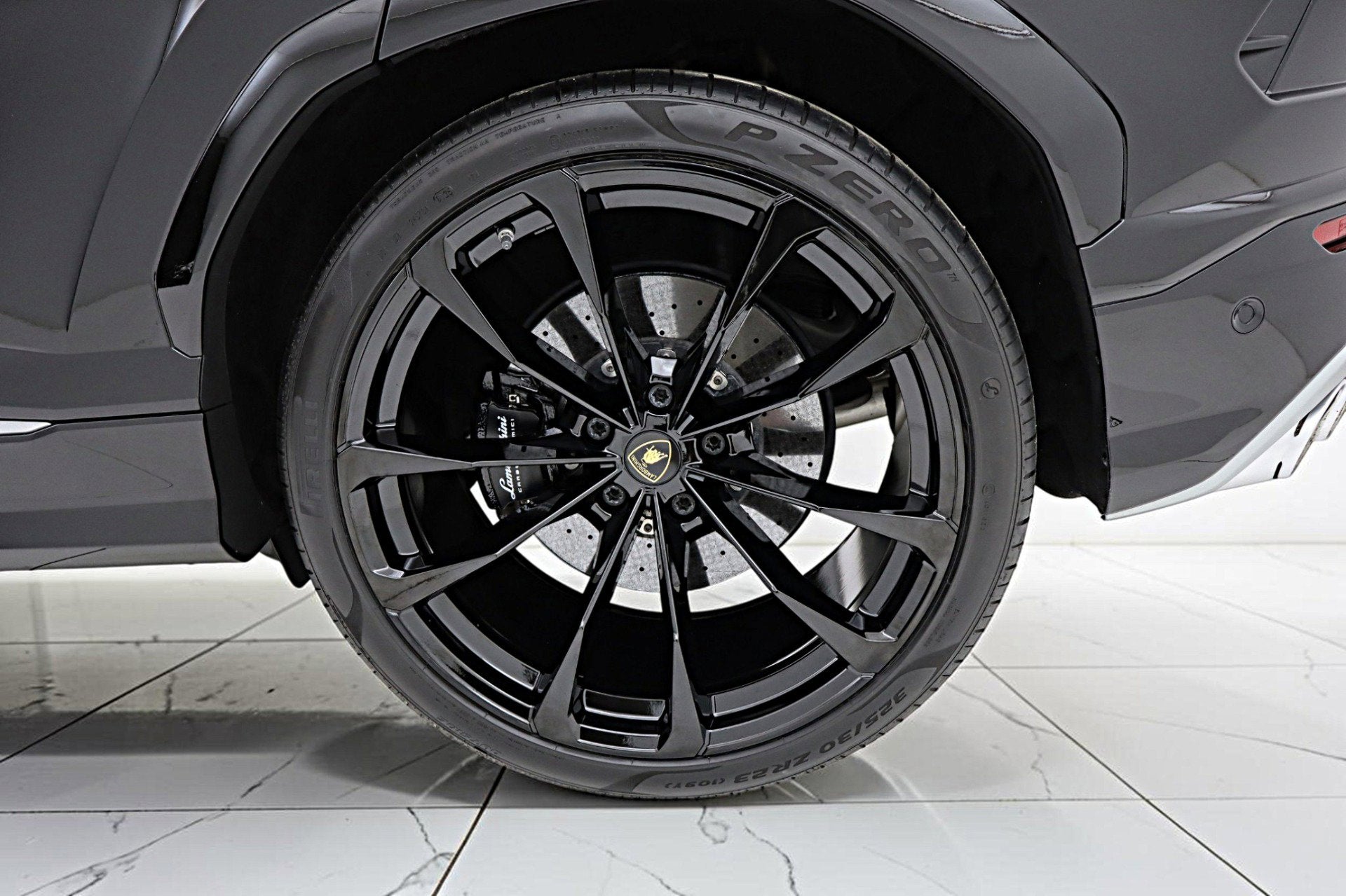 2019 Lamborghini Urus /SELEZIONE PRE-OWNED CERTIFIED