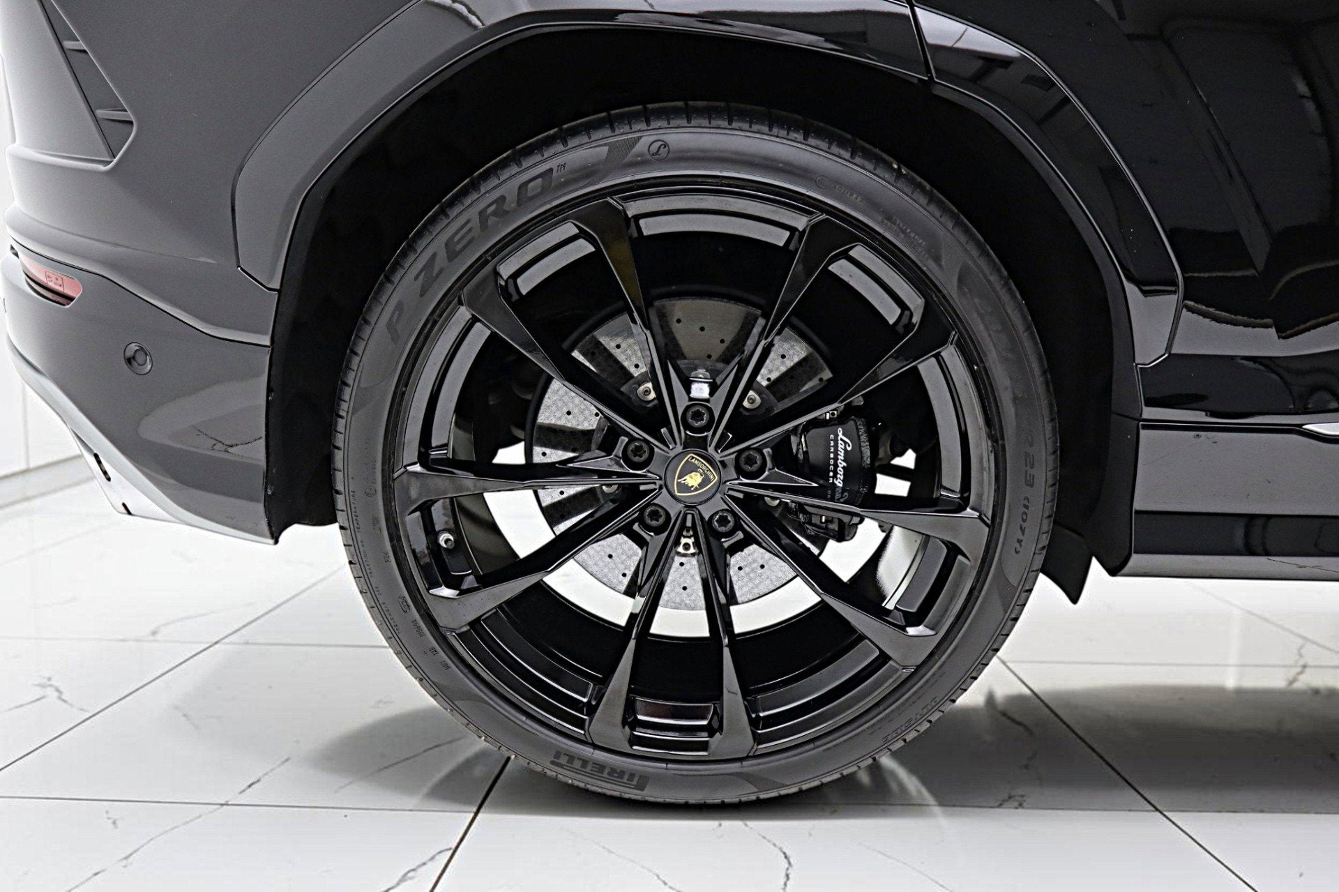 2019 Lamborghini Urus /SELEZIONE PRE-OWNED CERTIFIED