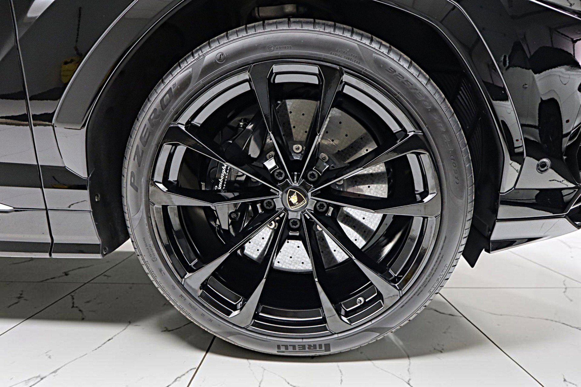 2019 Lamborghini Urus /SELEZIONE PRE-OWNED CERTIFIED