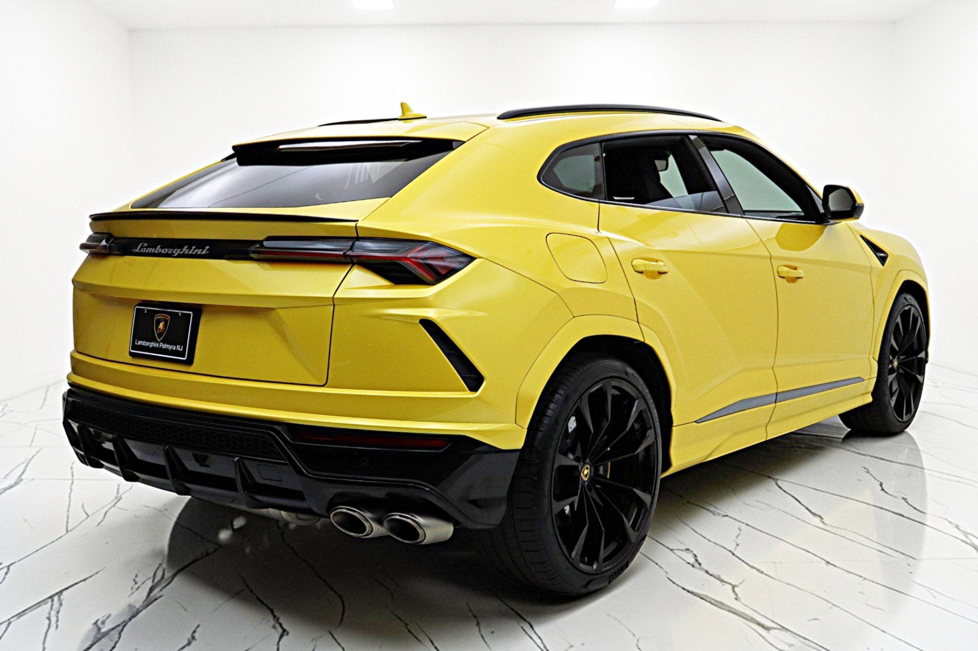 2022 Lamborghini Urus /SELEZIONE PRE-OWNED CERTIFIED
