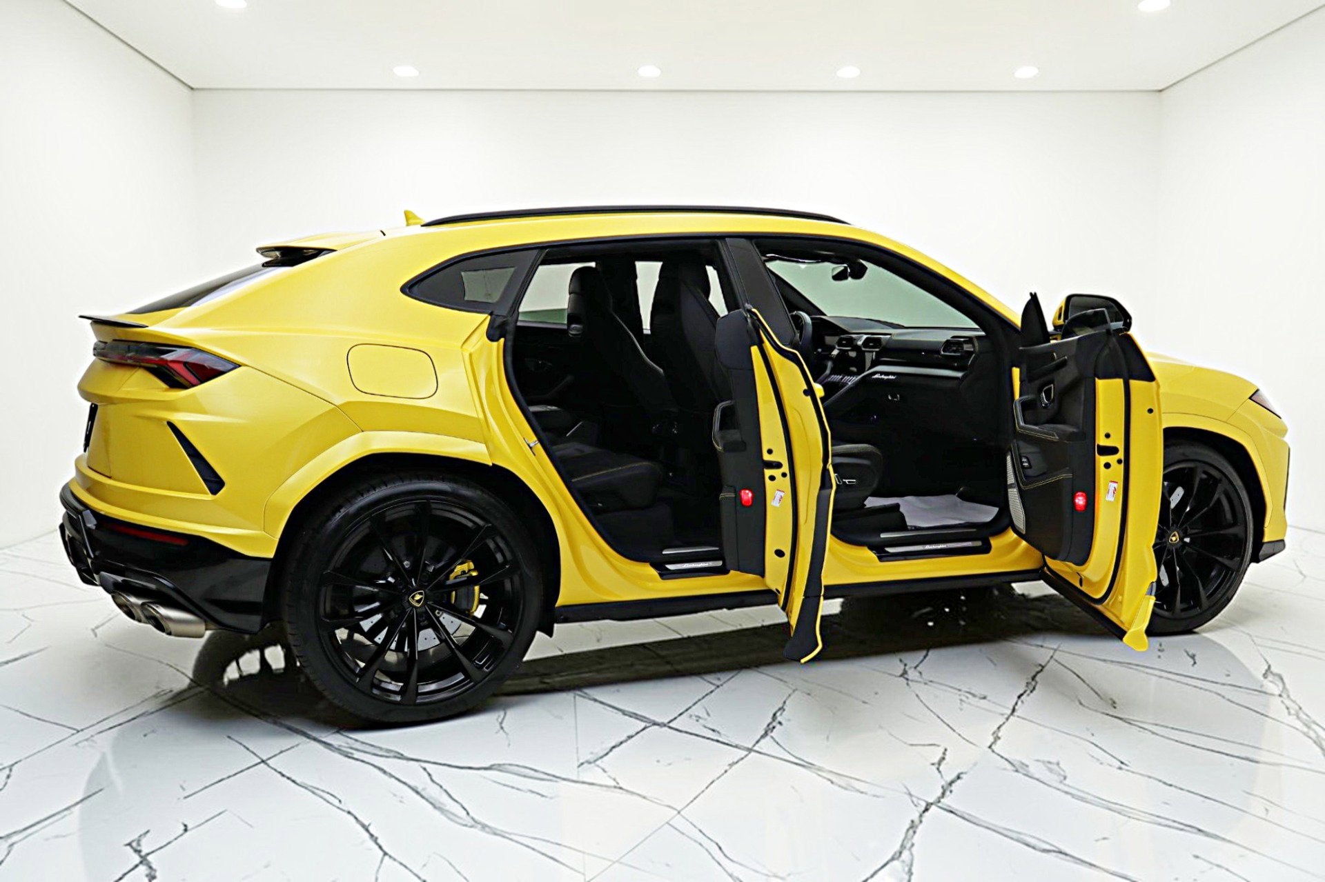 2022 Lamborghini Urus /SELEZIONE PRE-OWNED CERTIFIED