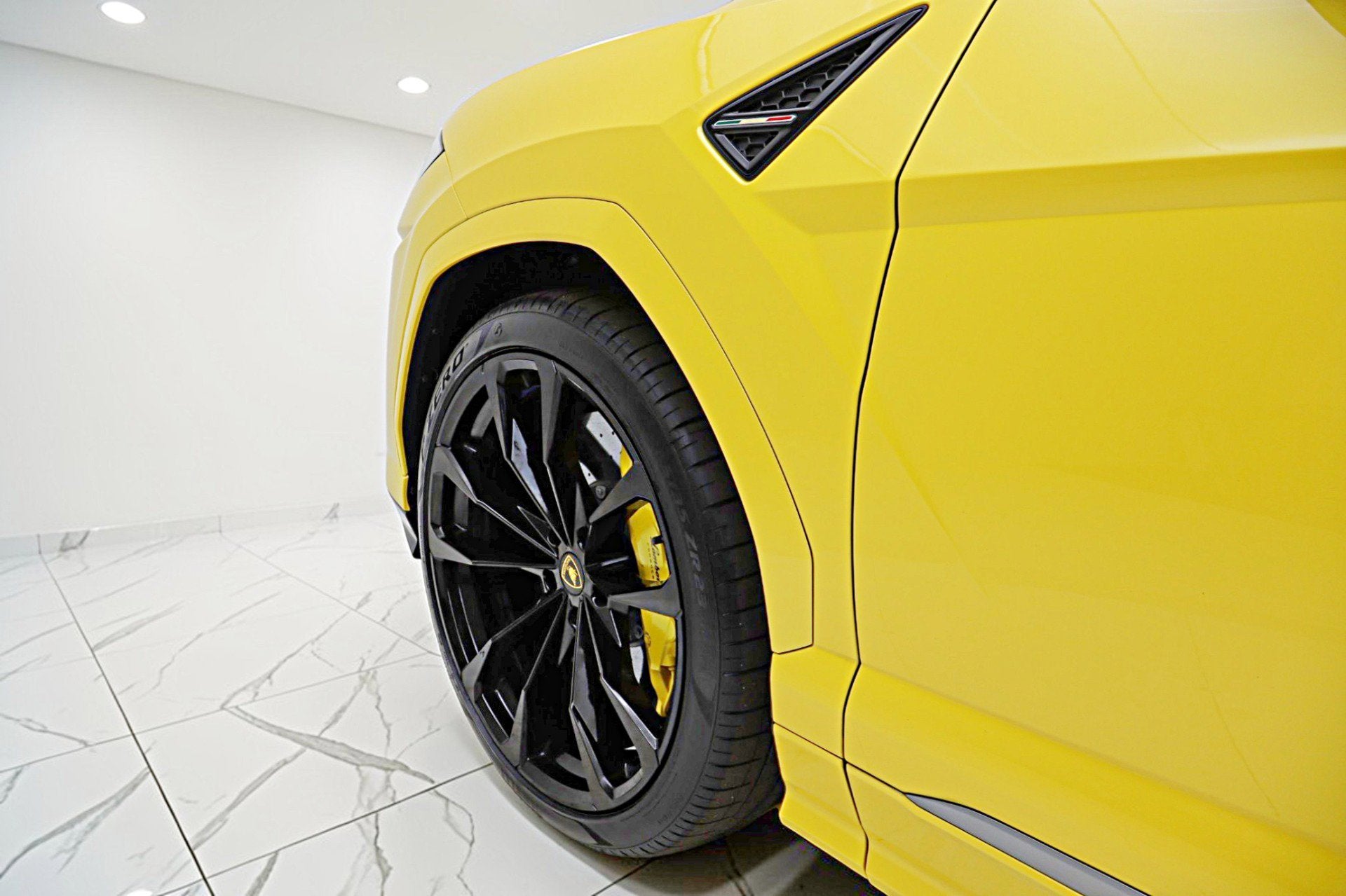 2022 Lamborghini Urus /SELEZIONE PRE-OWNED CERTIFIED