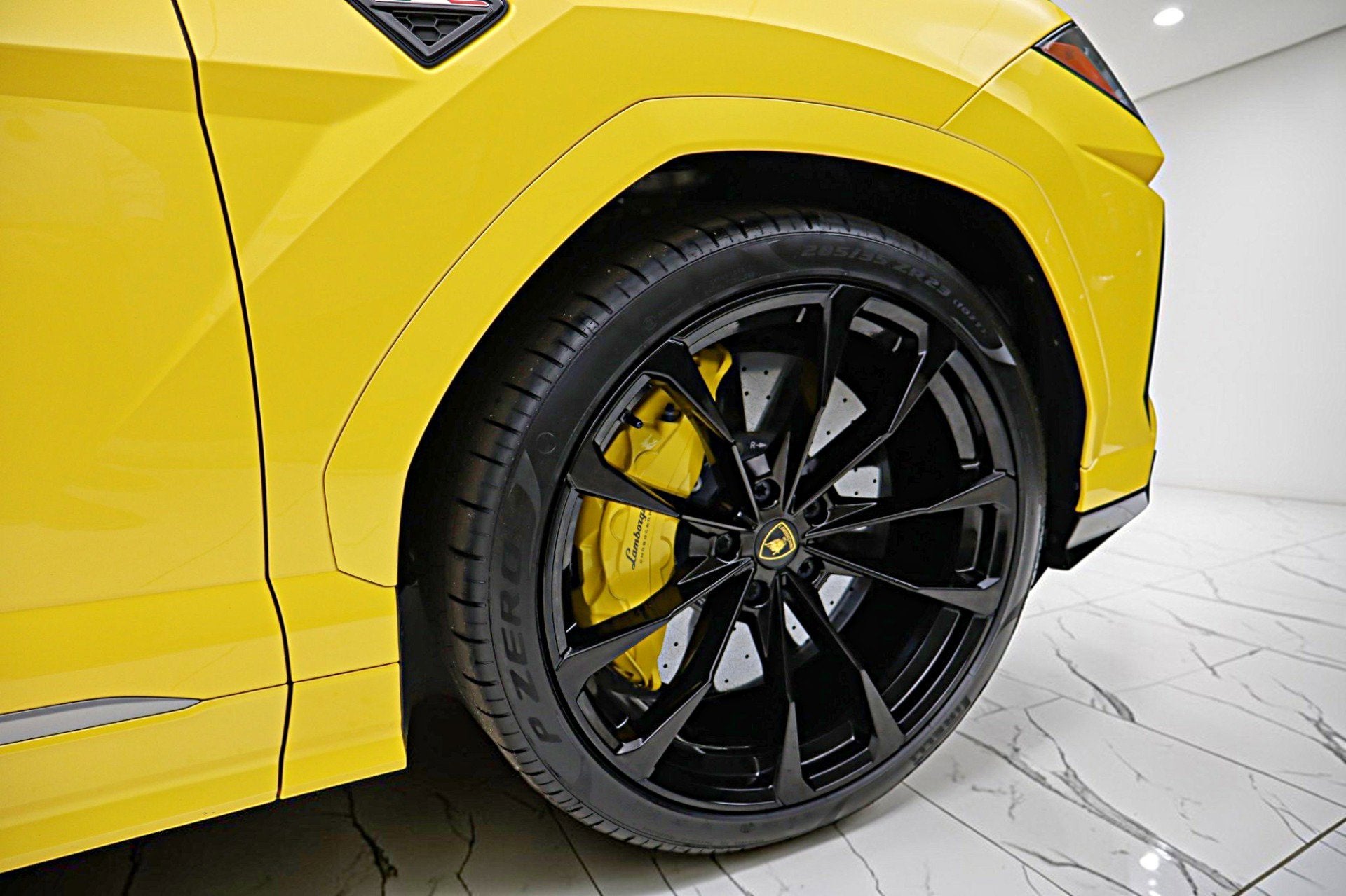 2022 Lamborghini Urus /SELEZIONE PRE-OWNED CERTIFIED