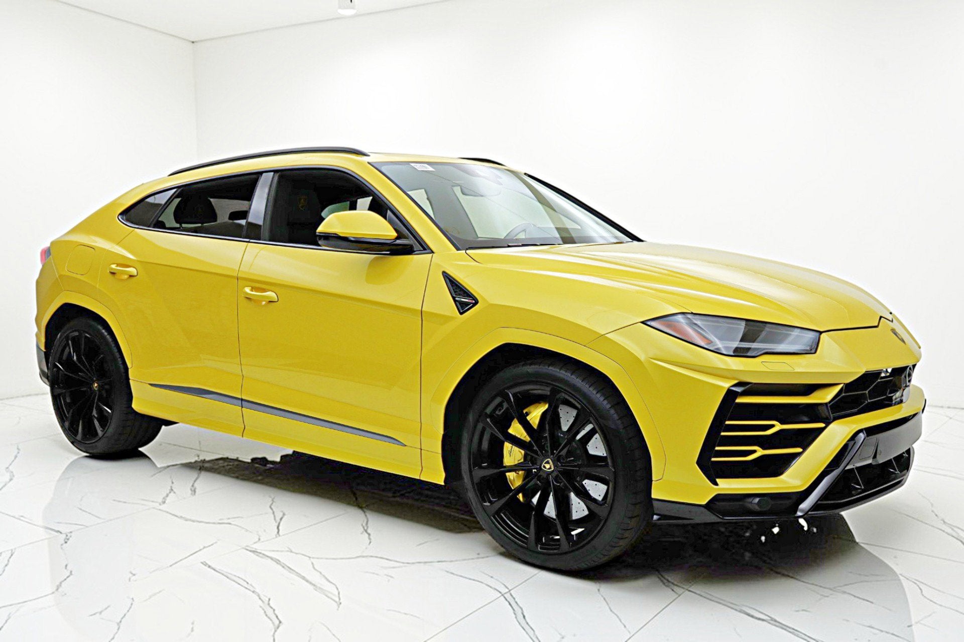 2022 Lamborghini Urus /SELEZIONE PRE-OWNED CERTIFIED