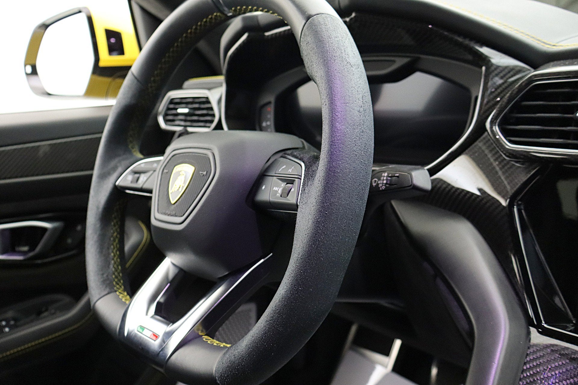 2022 Lamborghini Urus /SELEZIONE PRE-OWNED CERTIFIED