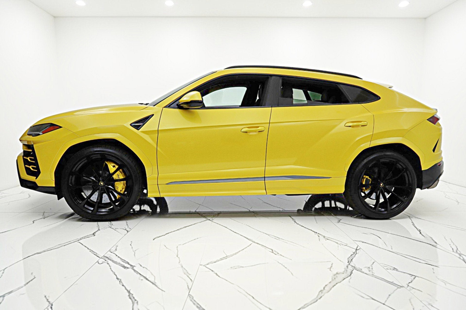 2022 Lamborghini Urus /SELEZIONE PRE-OWNED CERTIFIED