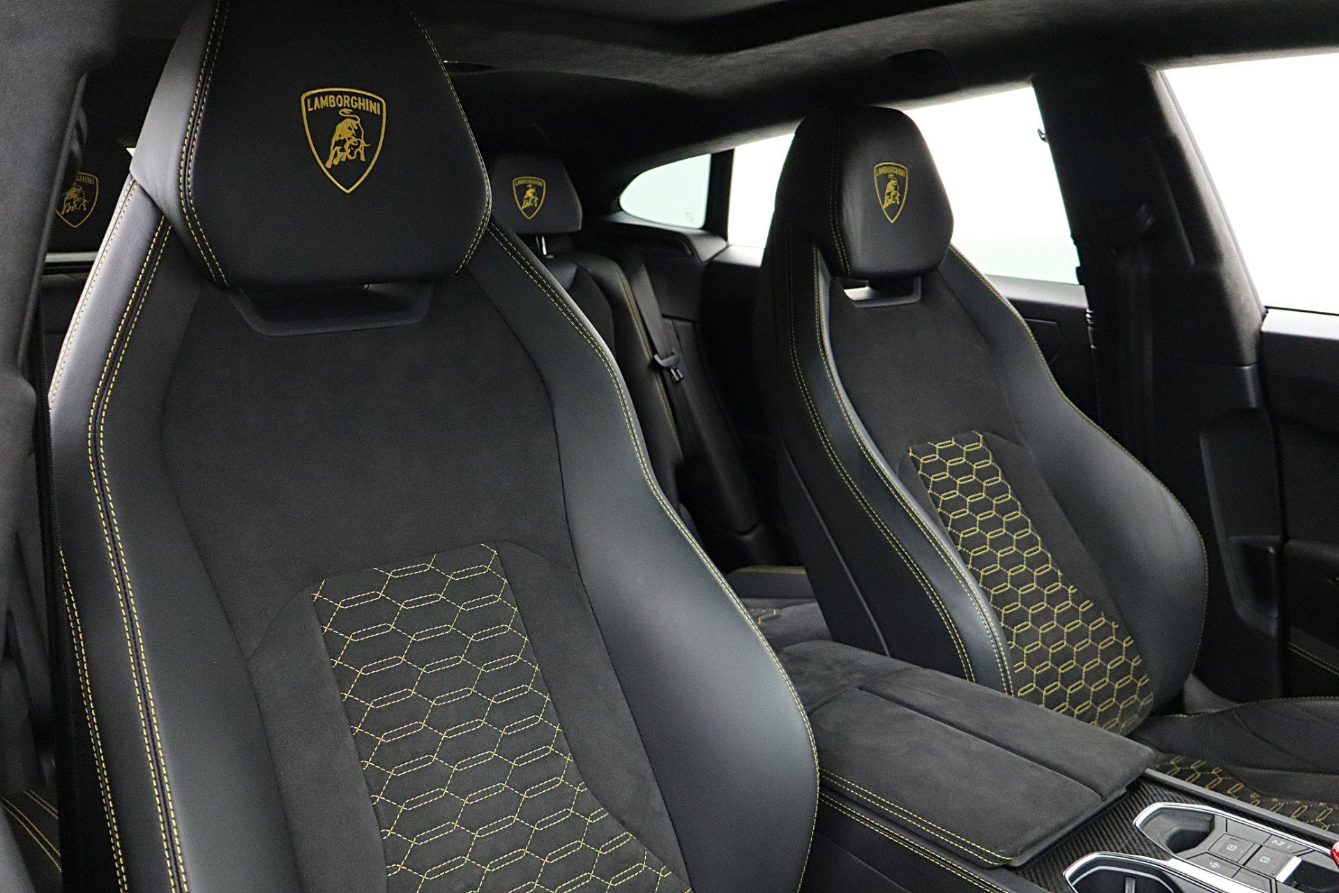 2022 Lamborghini Urus /SELEZIONE PRE-OWNED CERTIFIED