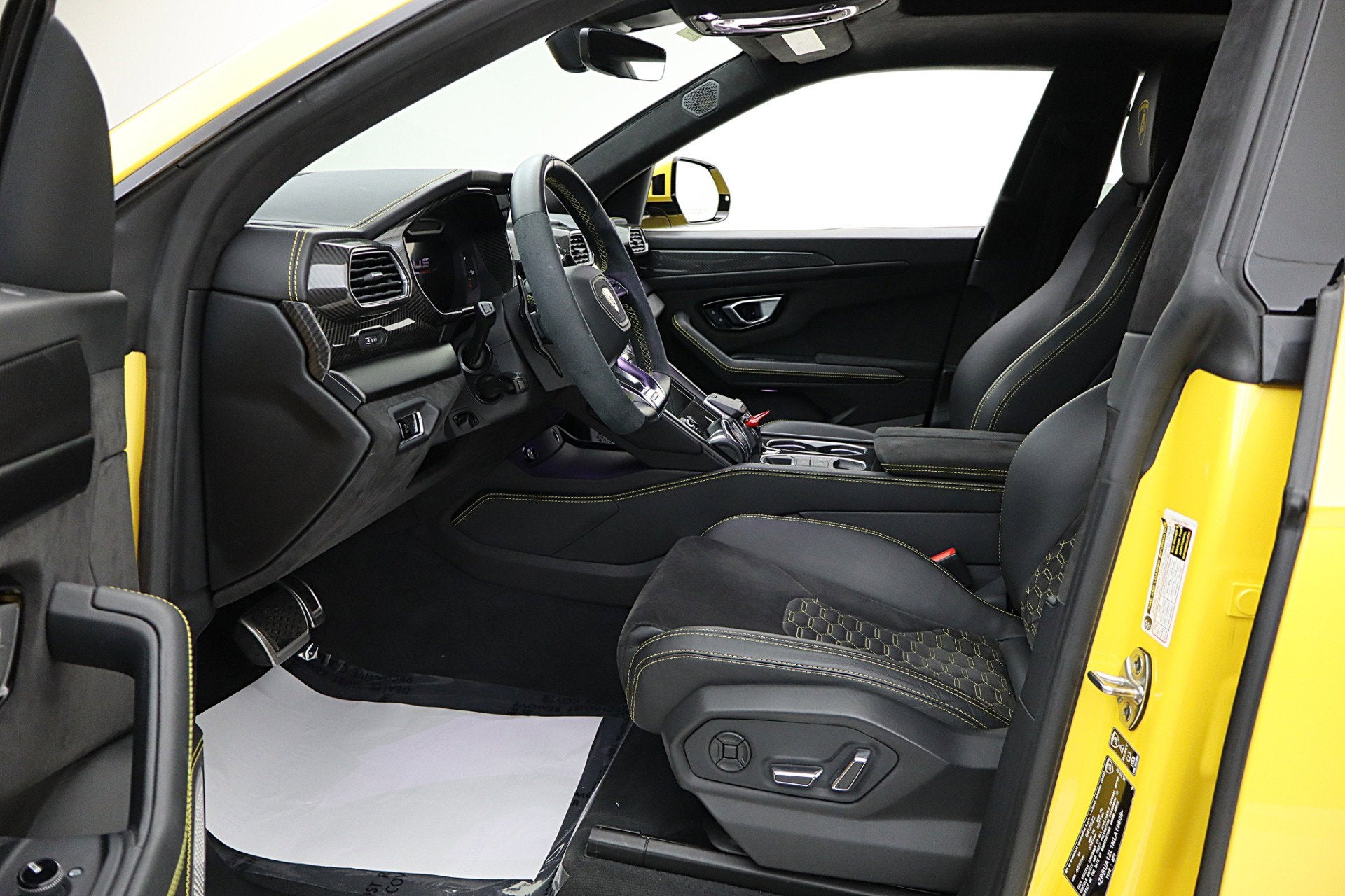 2022 Lamborghini Urus /SELEZIONE PRE-OWNED CERTIFIED