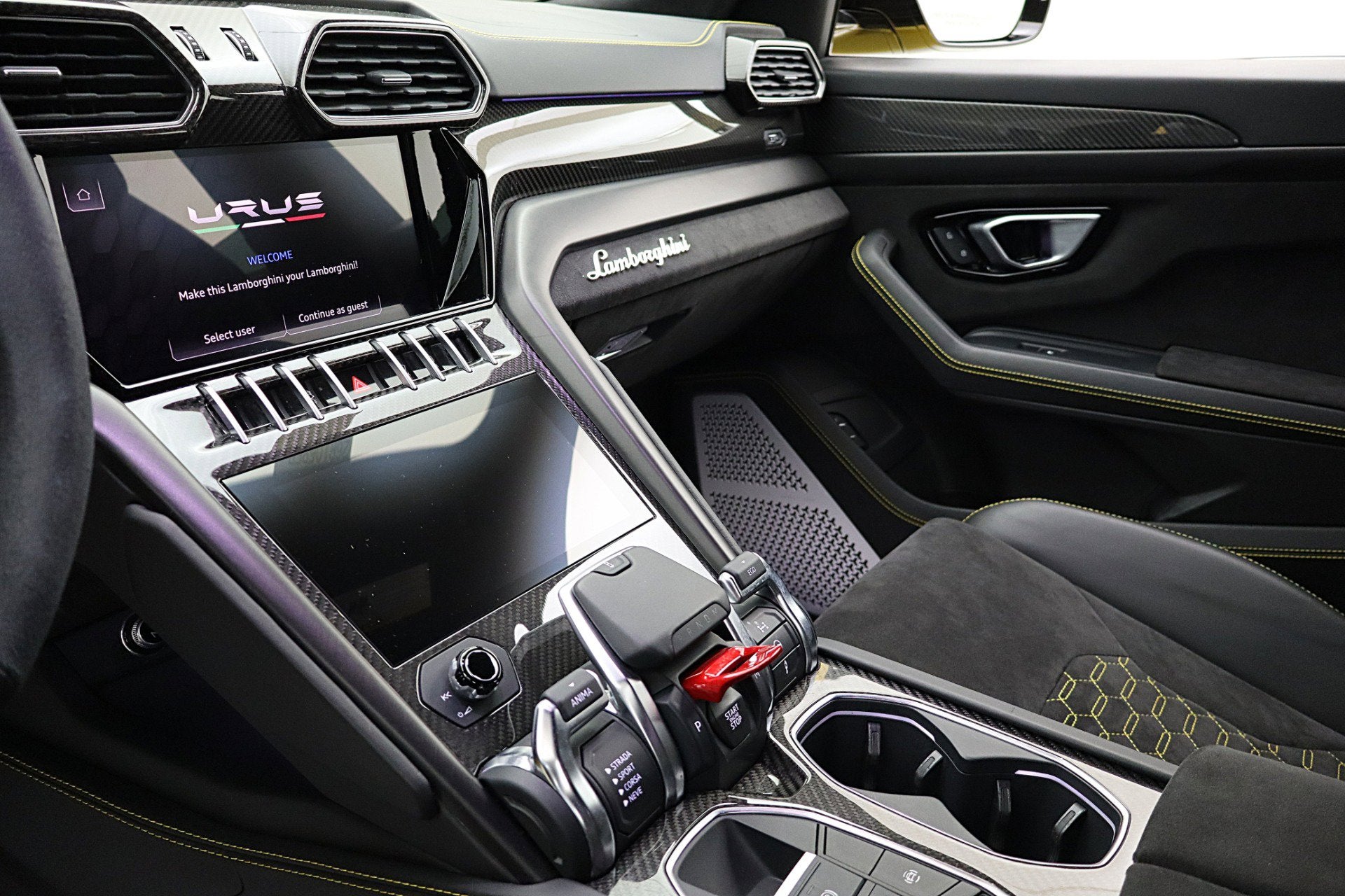 2022 Lamborghini Urus /SELEZIONE PRE-OWNED CERTIFIED