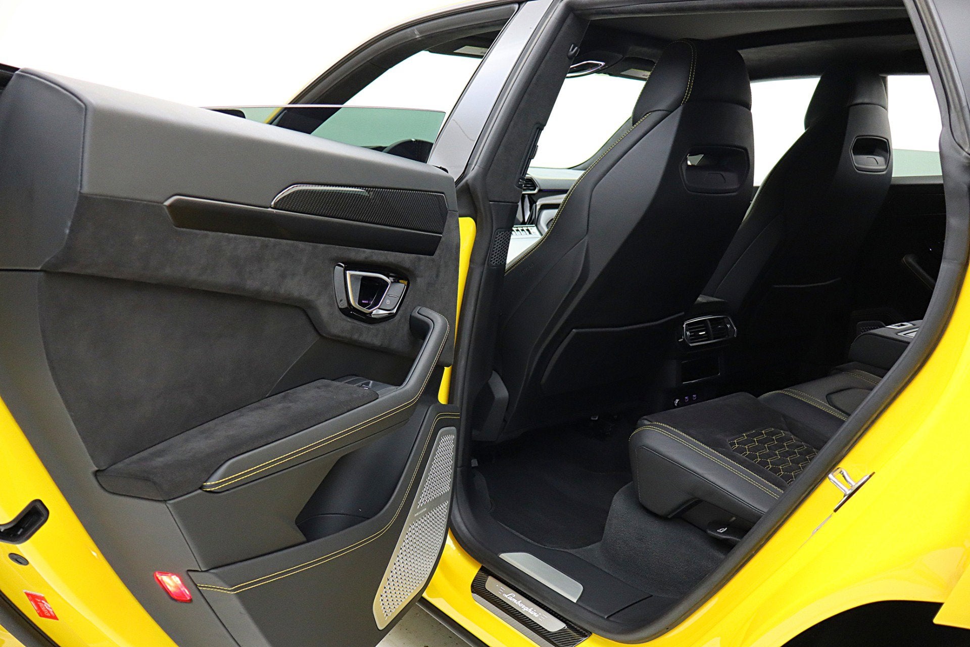 2022 Lamborghini Urus /SELEZIONE PRE-OWNED CERTIFIED