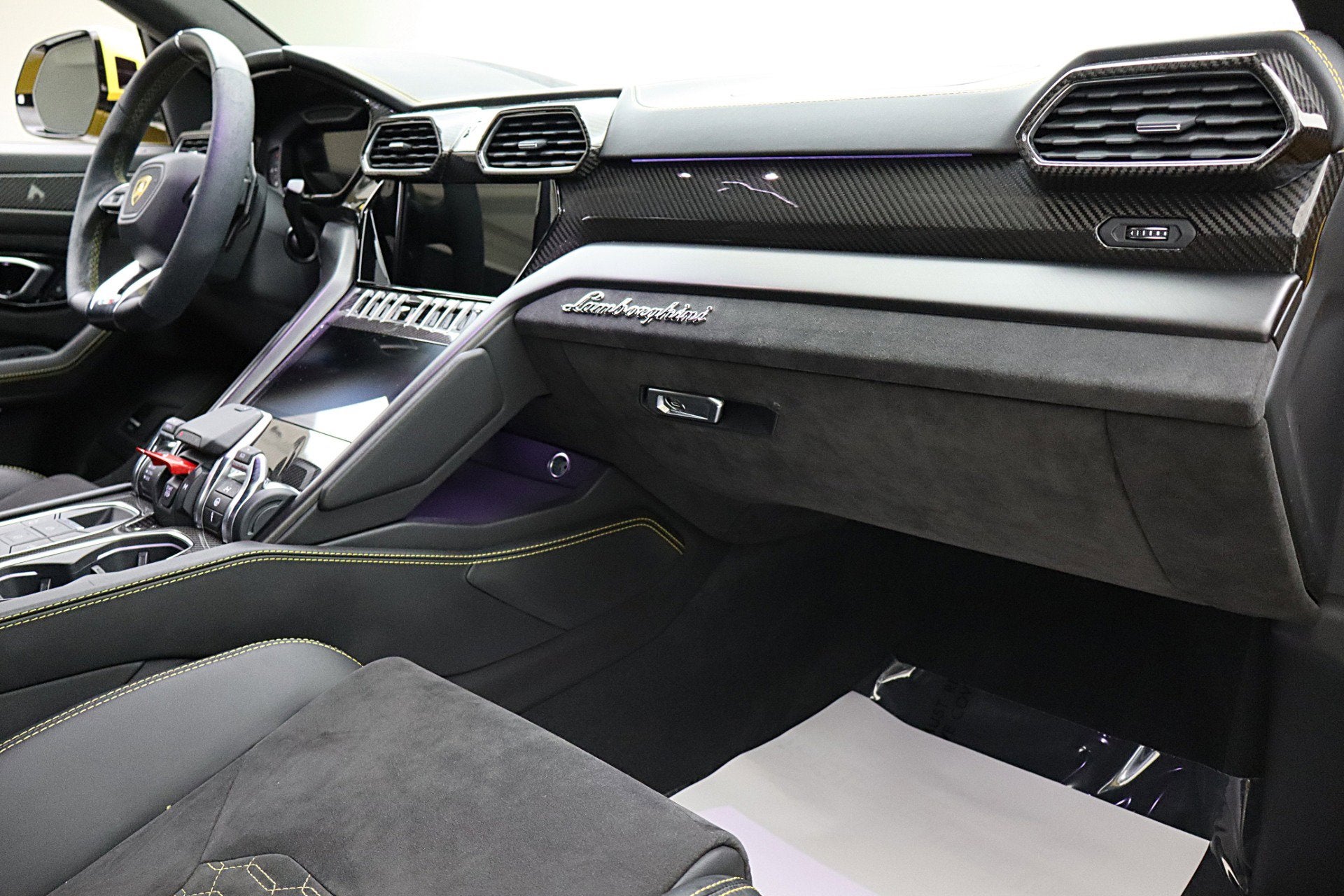 2022 Lamborghini Urus /SELEZIONE PRE-OWNED CERTIFIED