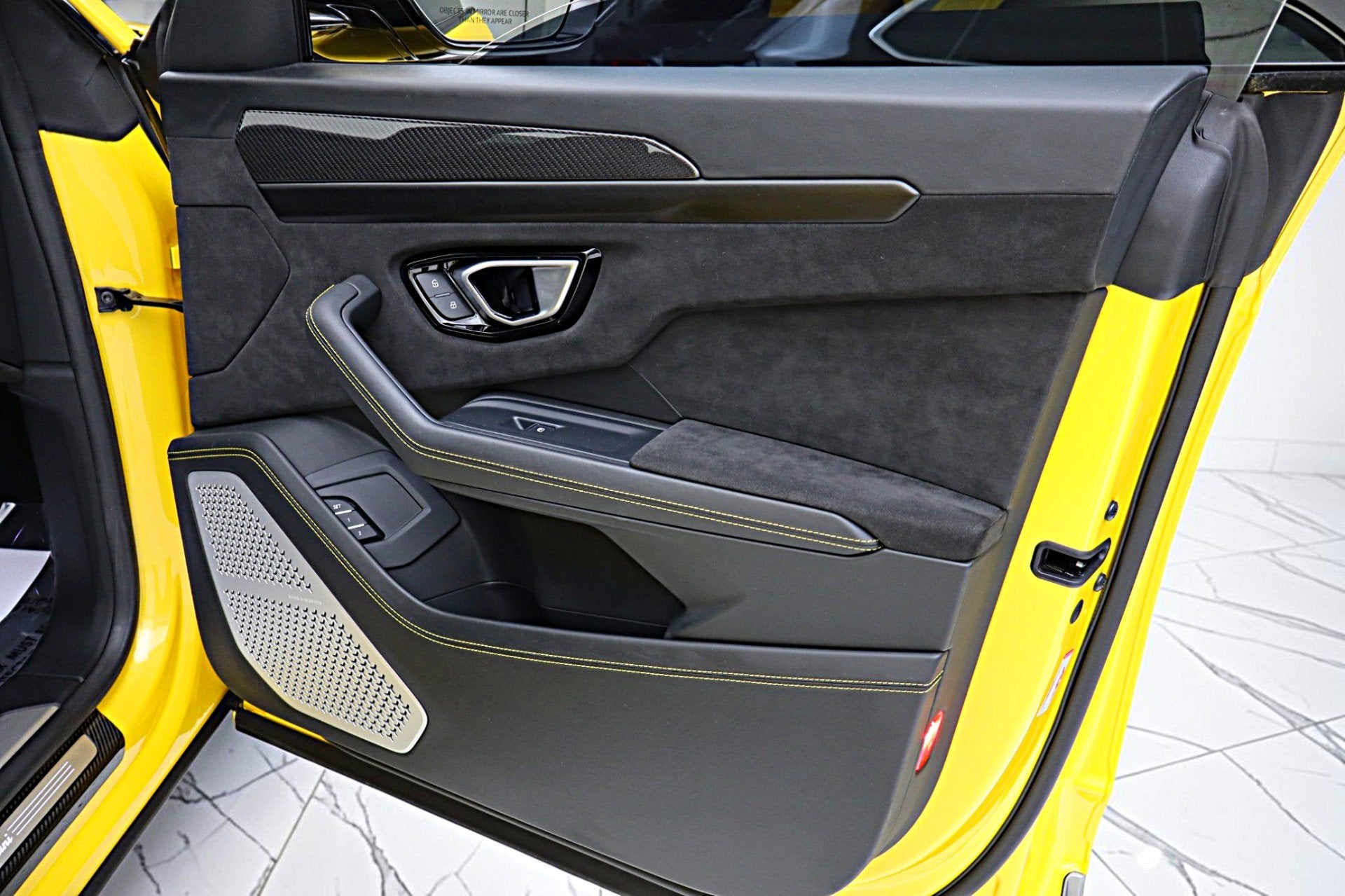 2022 Lamborghini Urus /SELEZIONE PRE-OWNED CERTIFIED