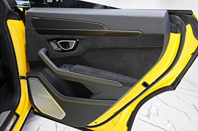 2022 Lamborghini Urus /SELEZIONE PRE-OWNED CERTIFIED