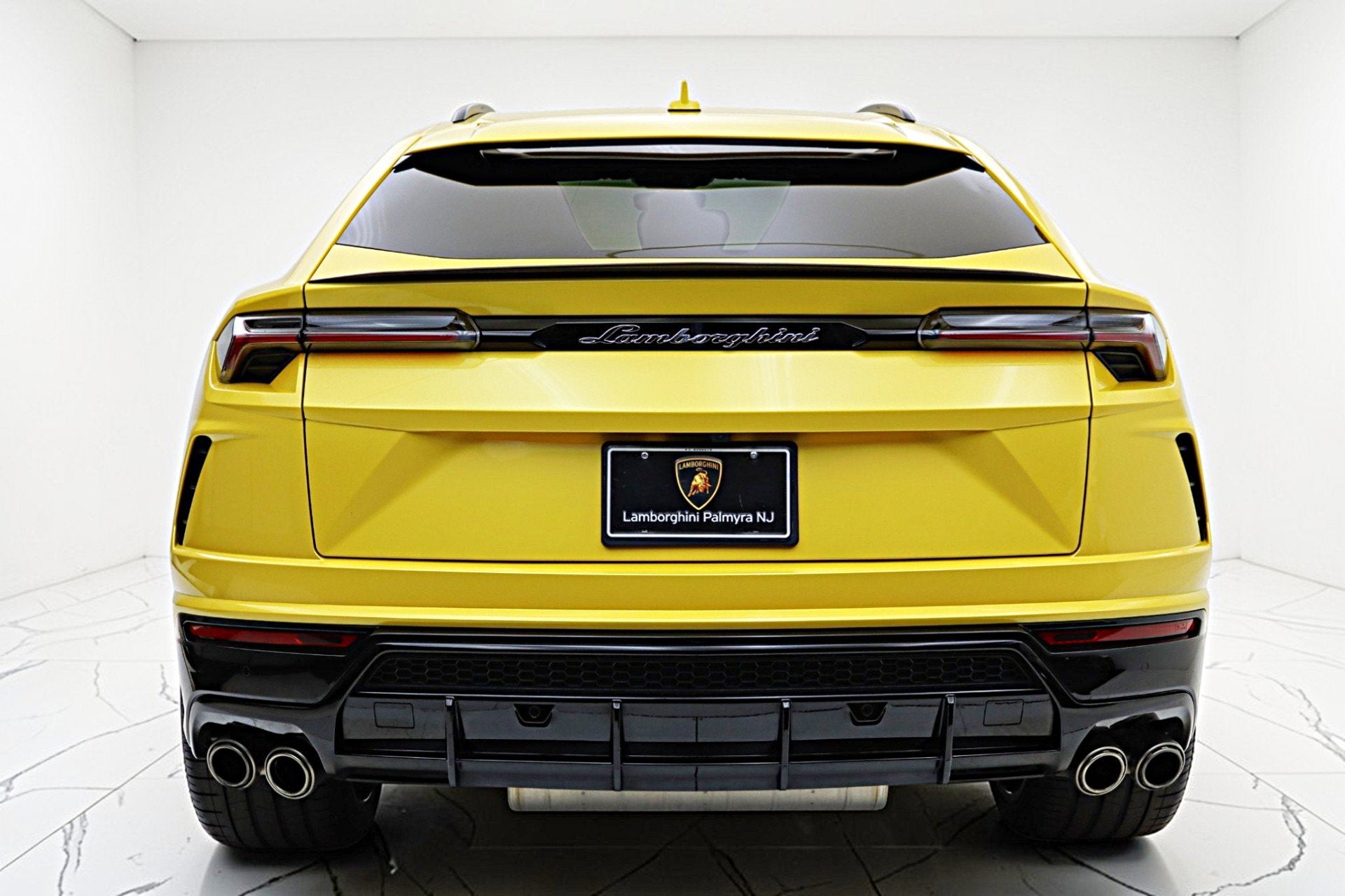 2022 Lamborghini Urus /SELEZIONE PRE-OWNED CERTIFIED