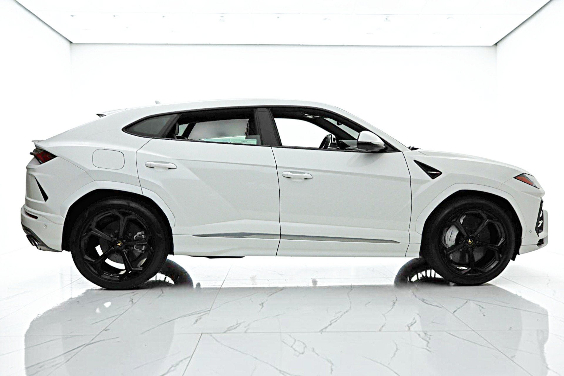 2020 Lamborghini Urus /SELEZIONE PRE-OWNED CERTIFIED