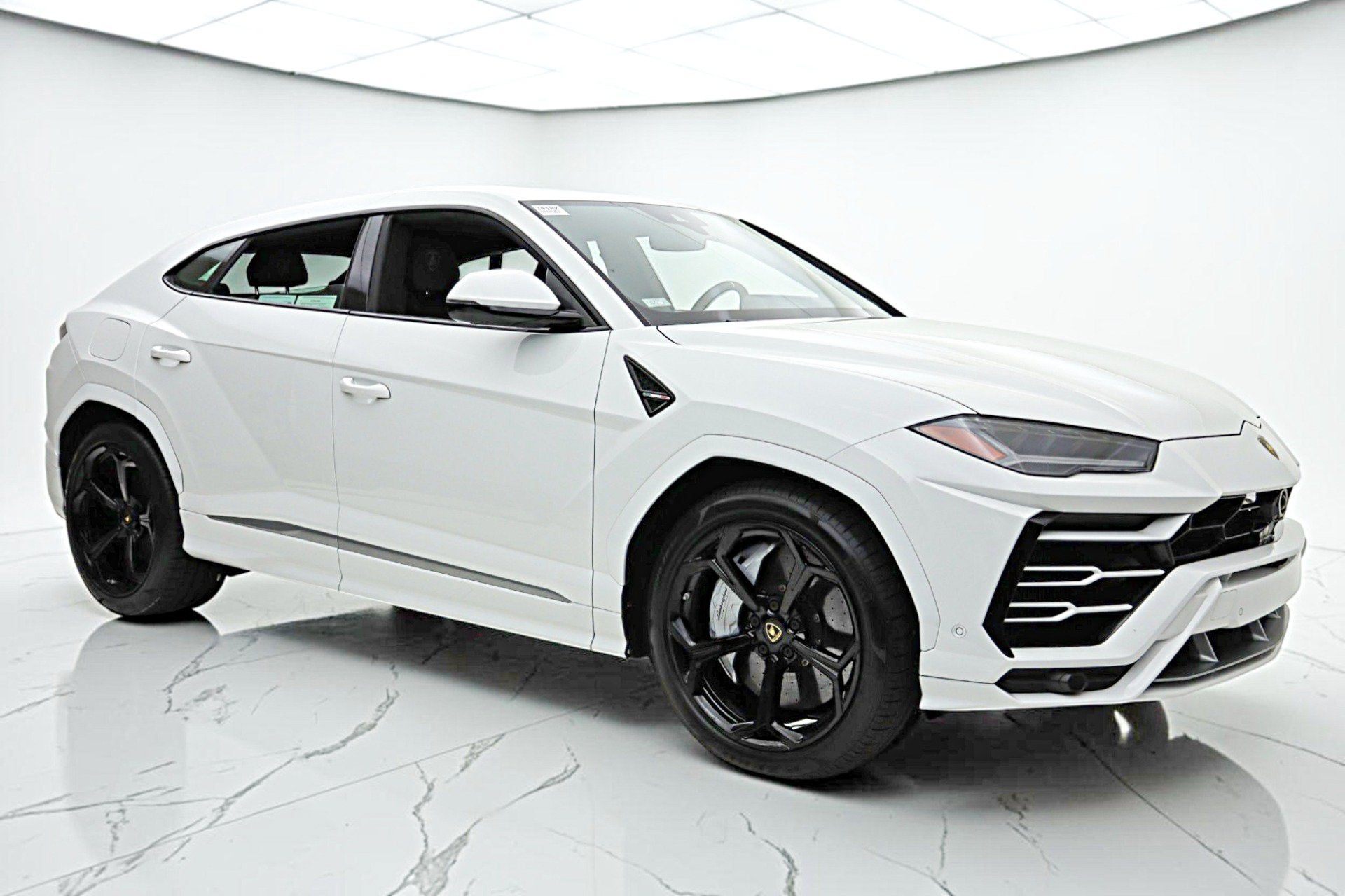 2020 Lamborghini Urus /SELEZIONE PRE-OWNED CERTIFIED